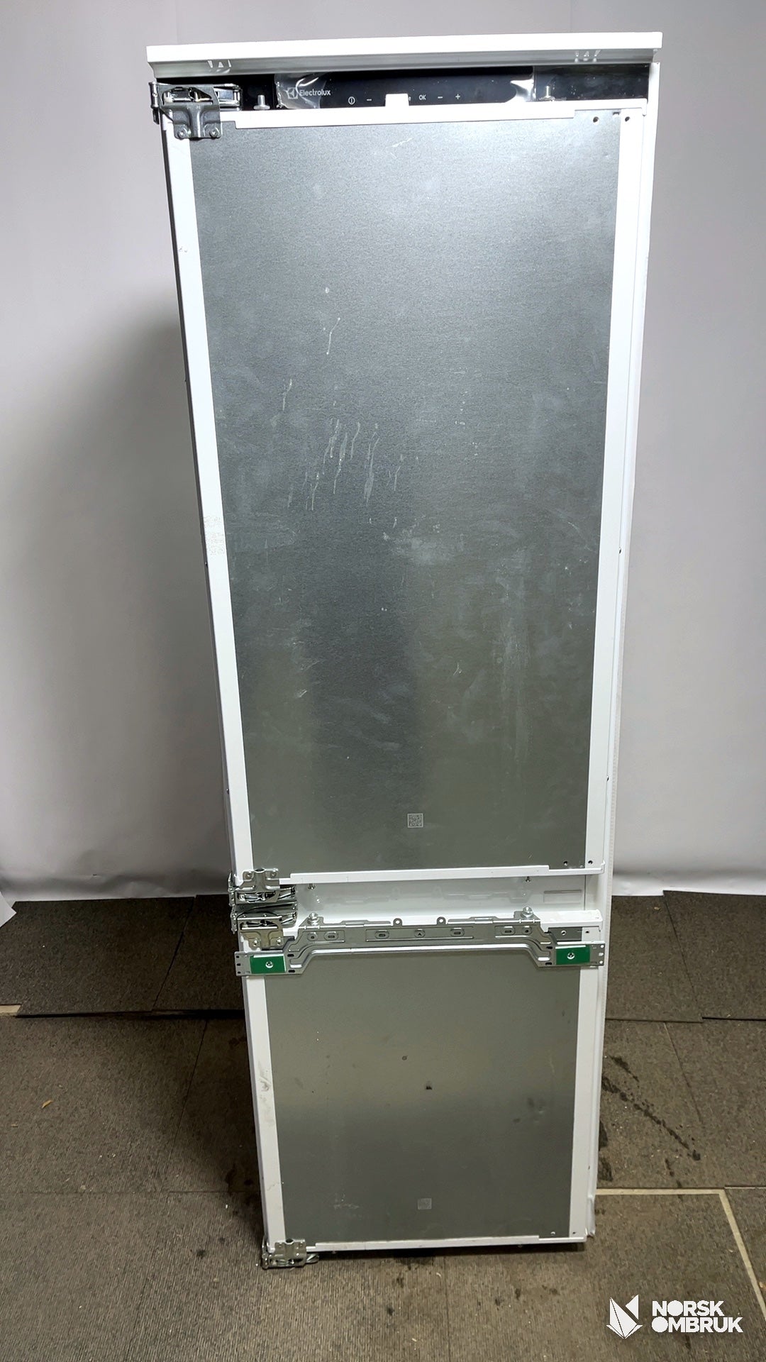 Electrolux LNG7ME18R Integrert kombiskap