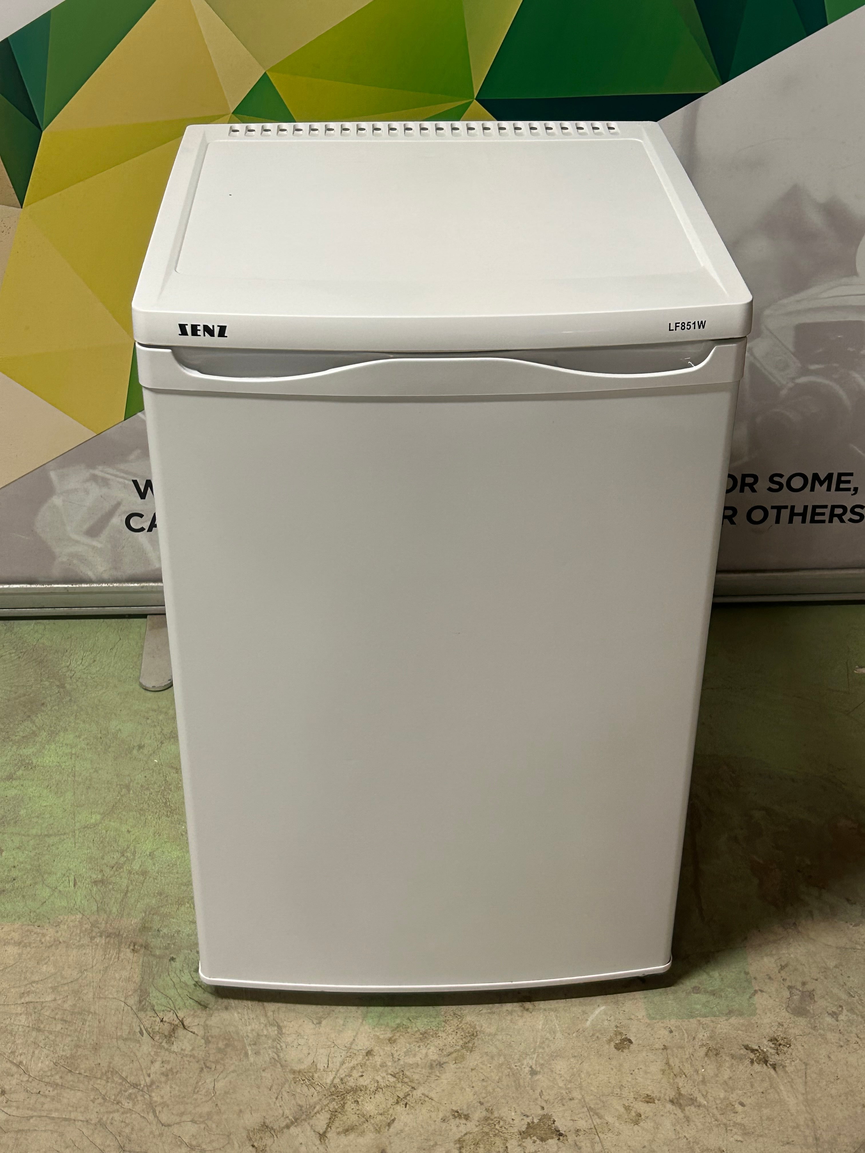 SENZ KJØLESKAP LF851W1 (85cm)