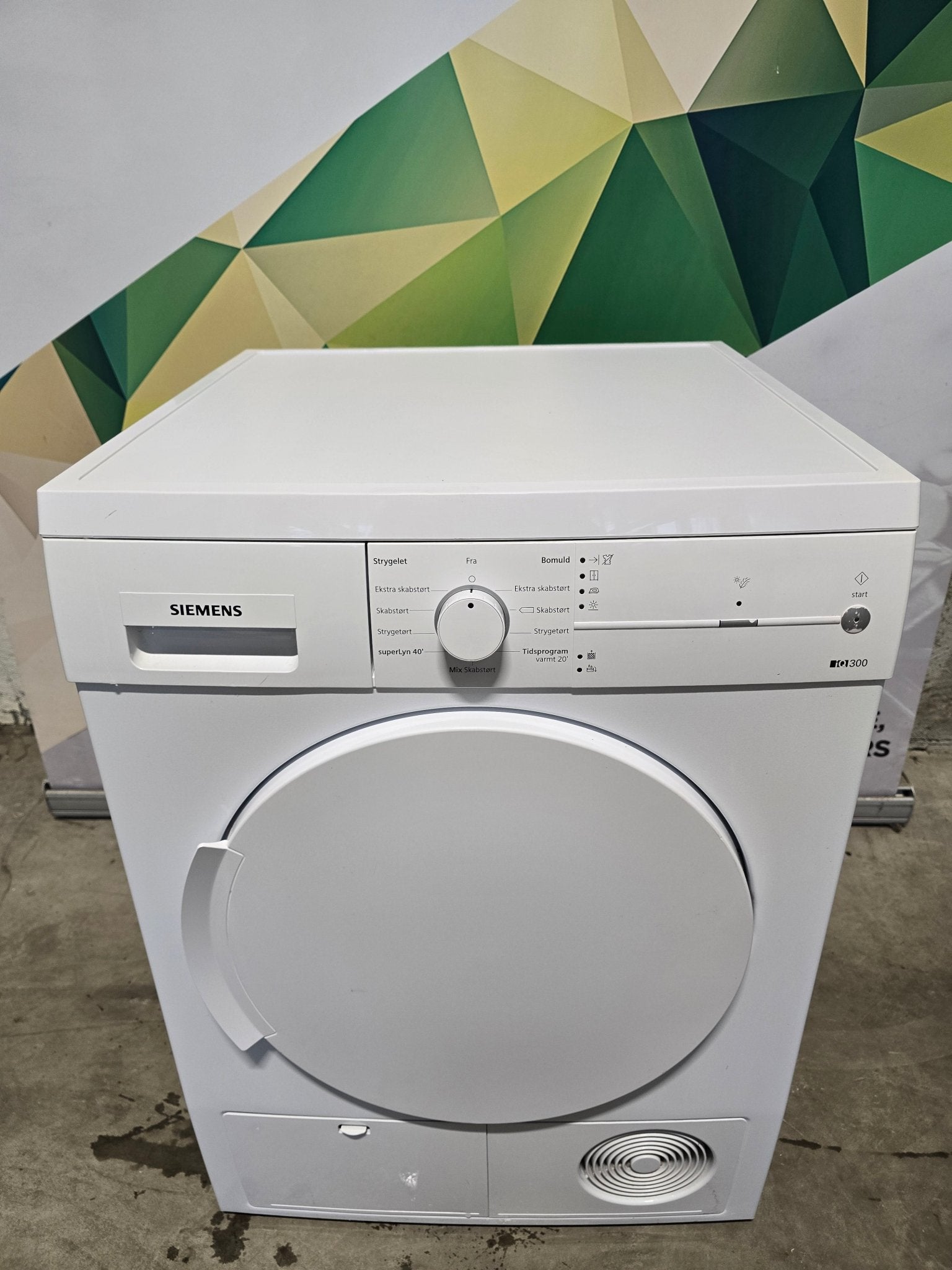 Siemens Iq300 WT44E1L7DN Kondenstørketrommel Tørketrommel - Norskombruk.no