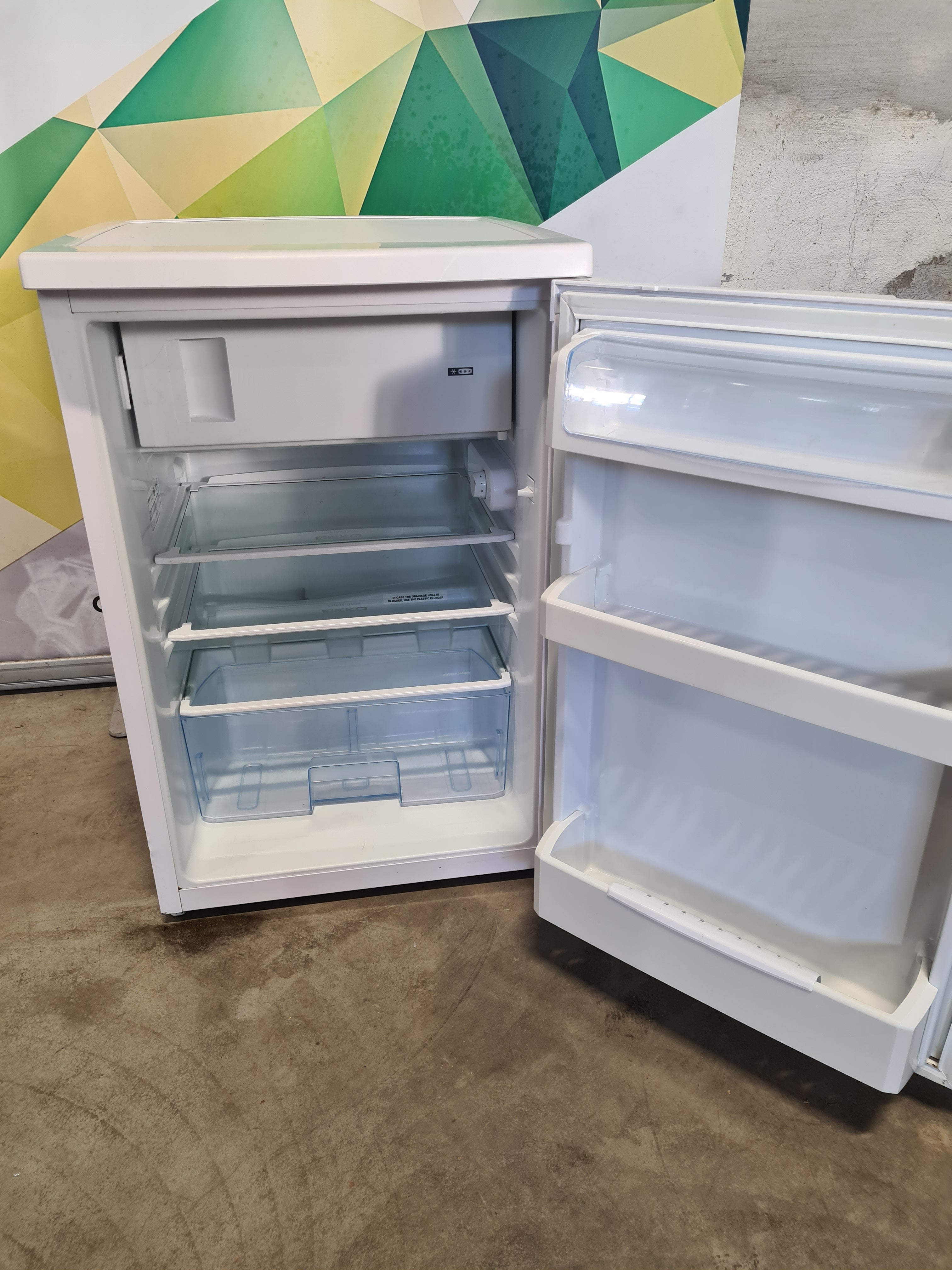 Beko benkkjøleskap S54121 HCA ( 85 cm )