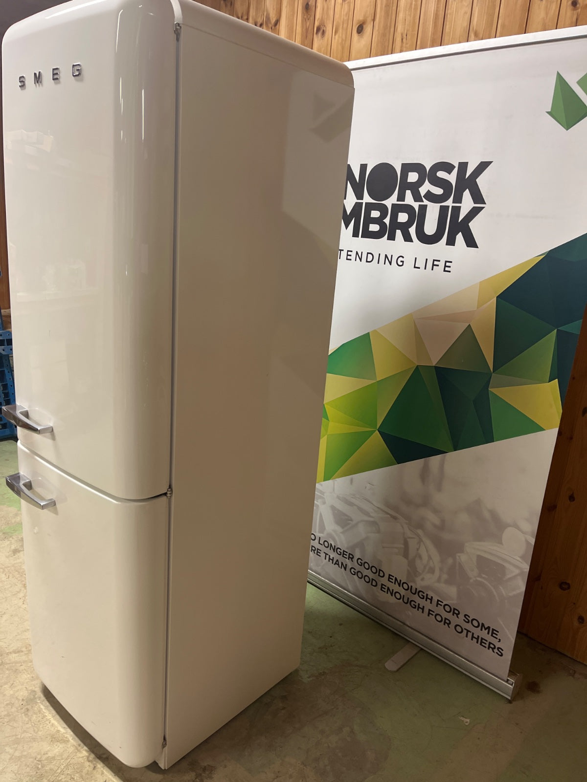 Smeg FAB32RWH5 retro-kombiskap