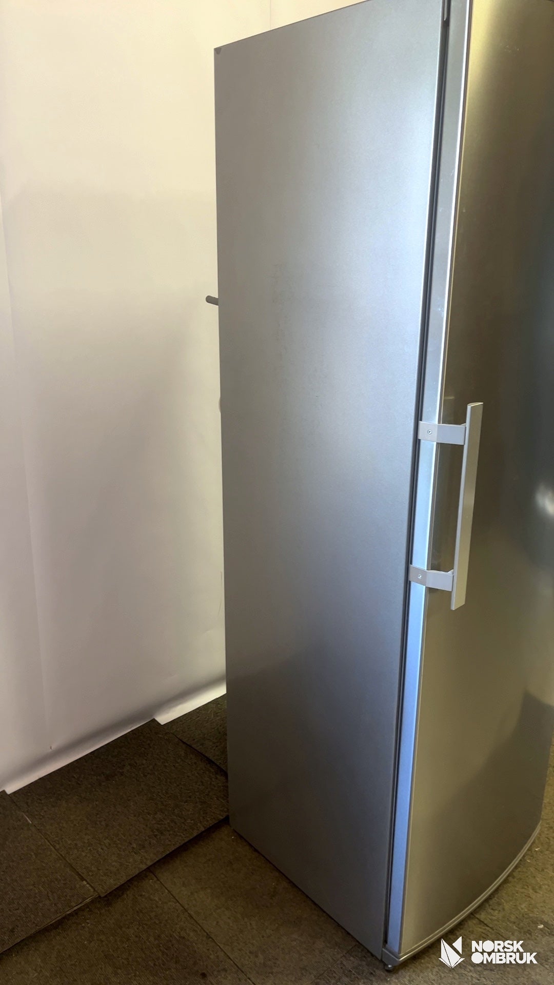 IKEA 302.218.68 kjøleskap