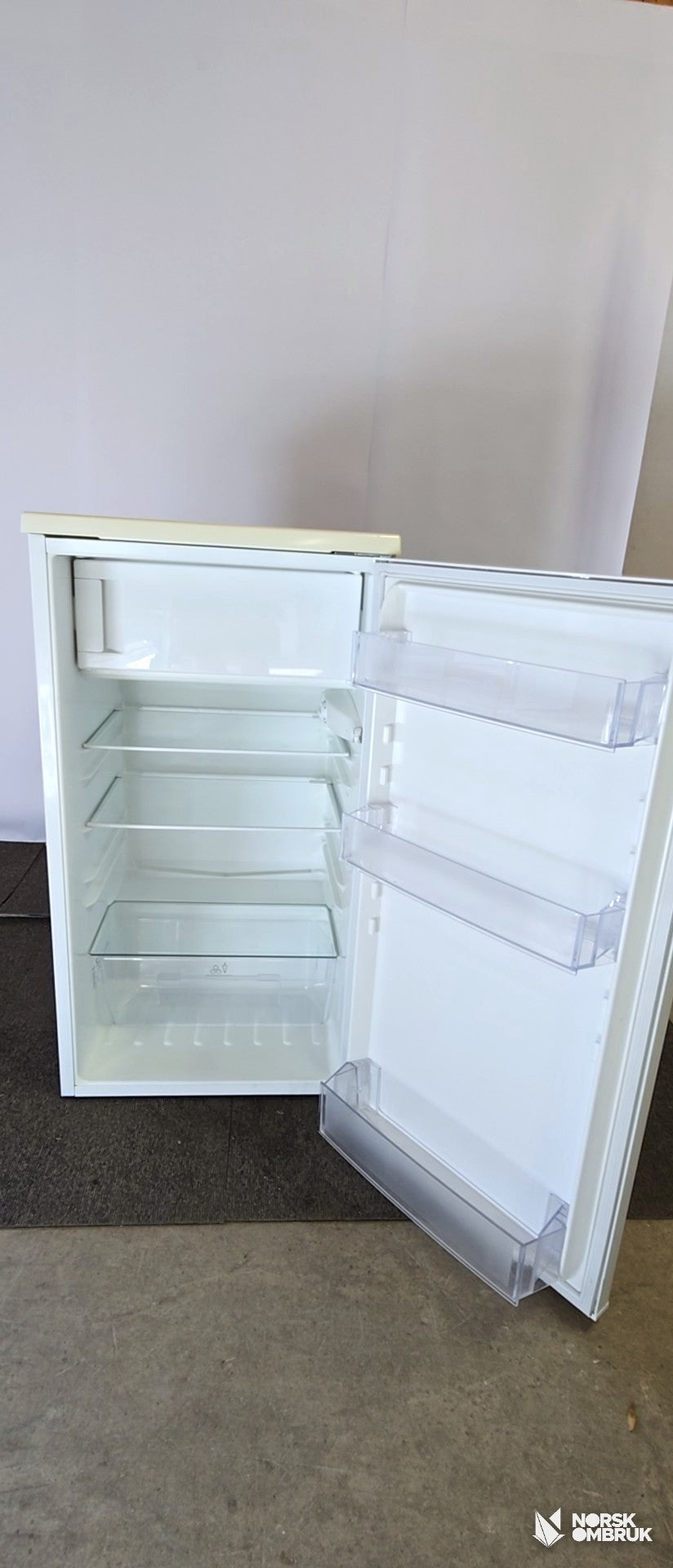 Electrolux ERF1904FOW kjøleskap med fryseboks