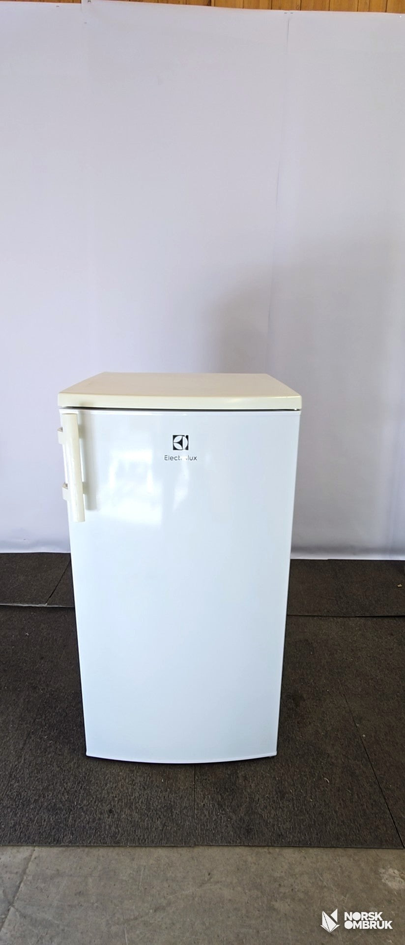 Electrolux ERF1904FOW kjøleskap med fryseboks
