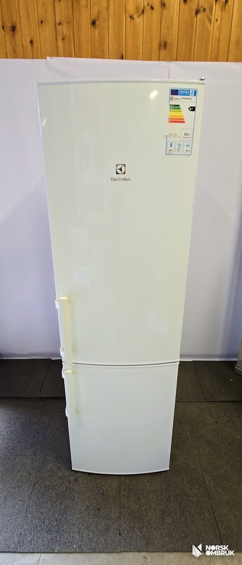 Electrolux EN3853MOW kombiskap
