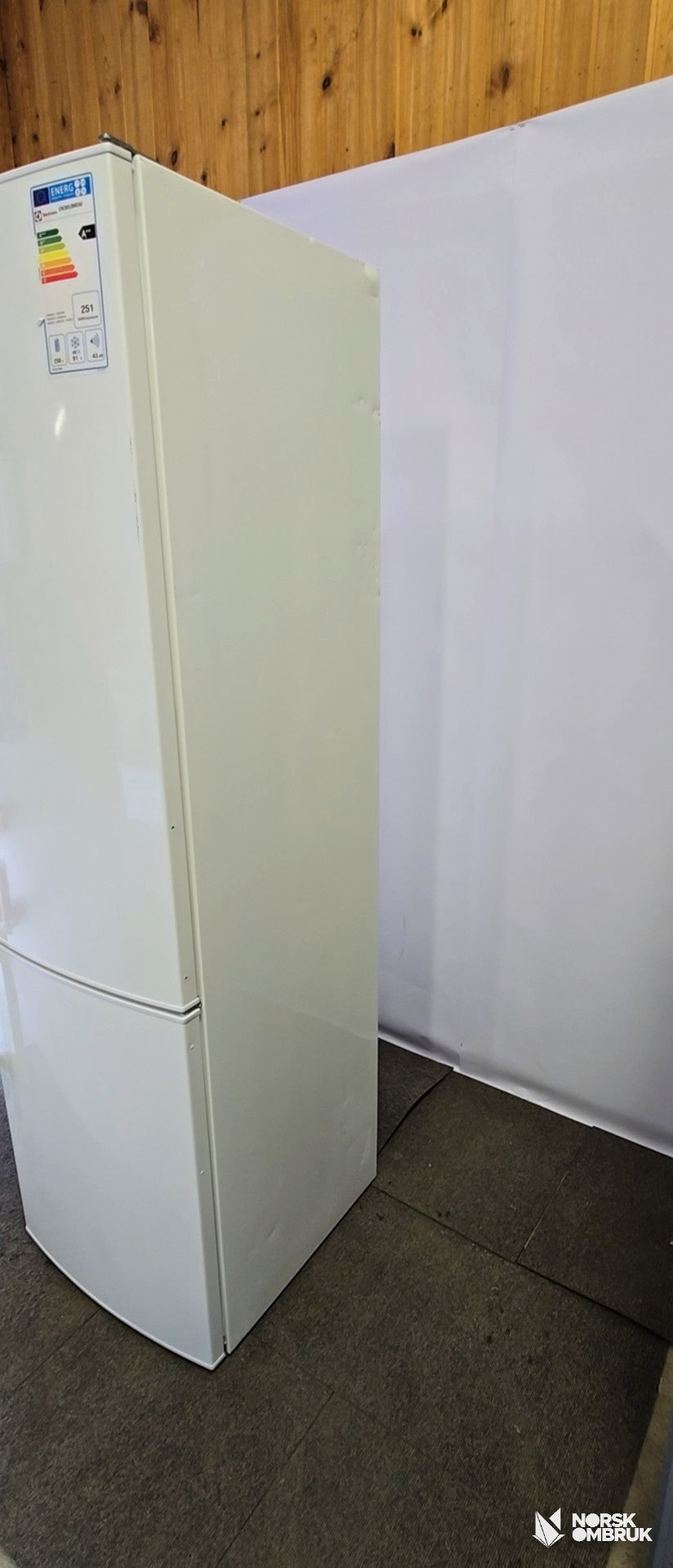 Electrolux EN3853MOW kombiskap