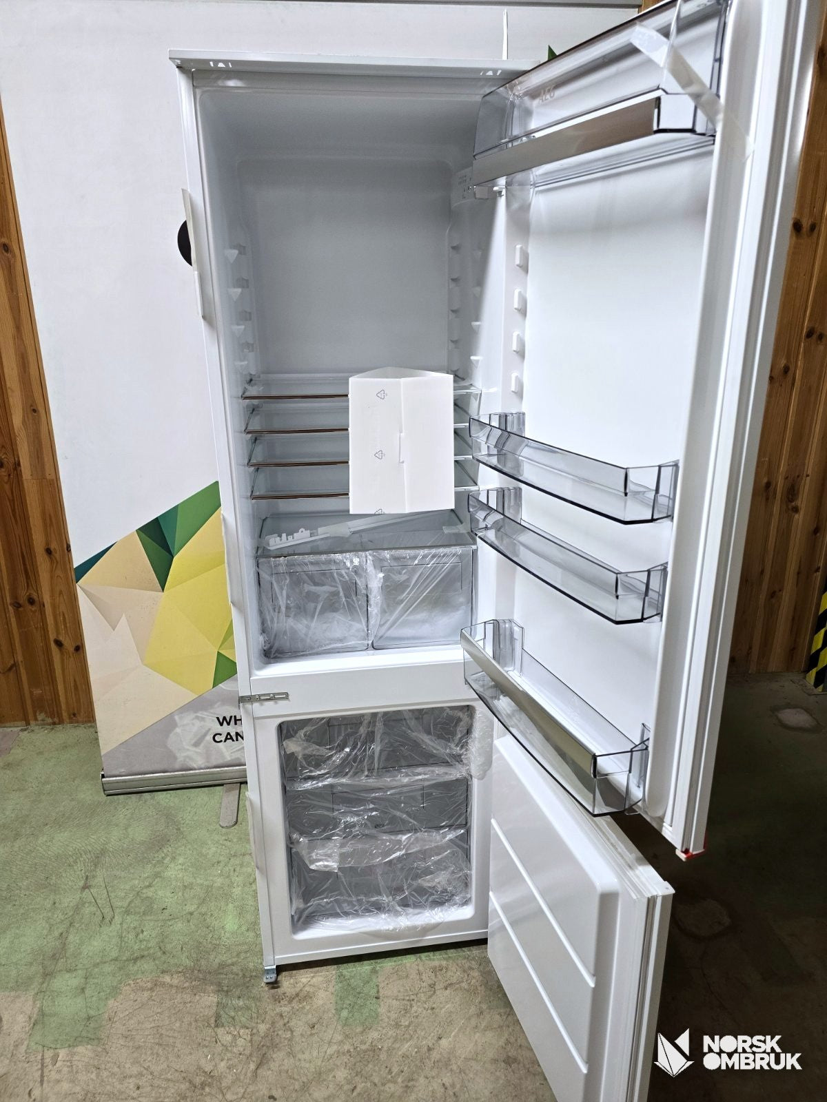 AEG SCE618F3LS Integrert kombiskap
