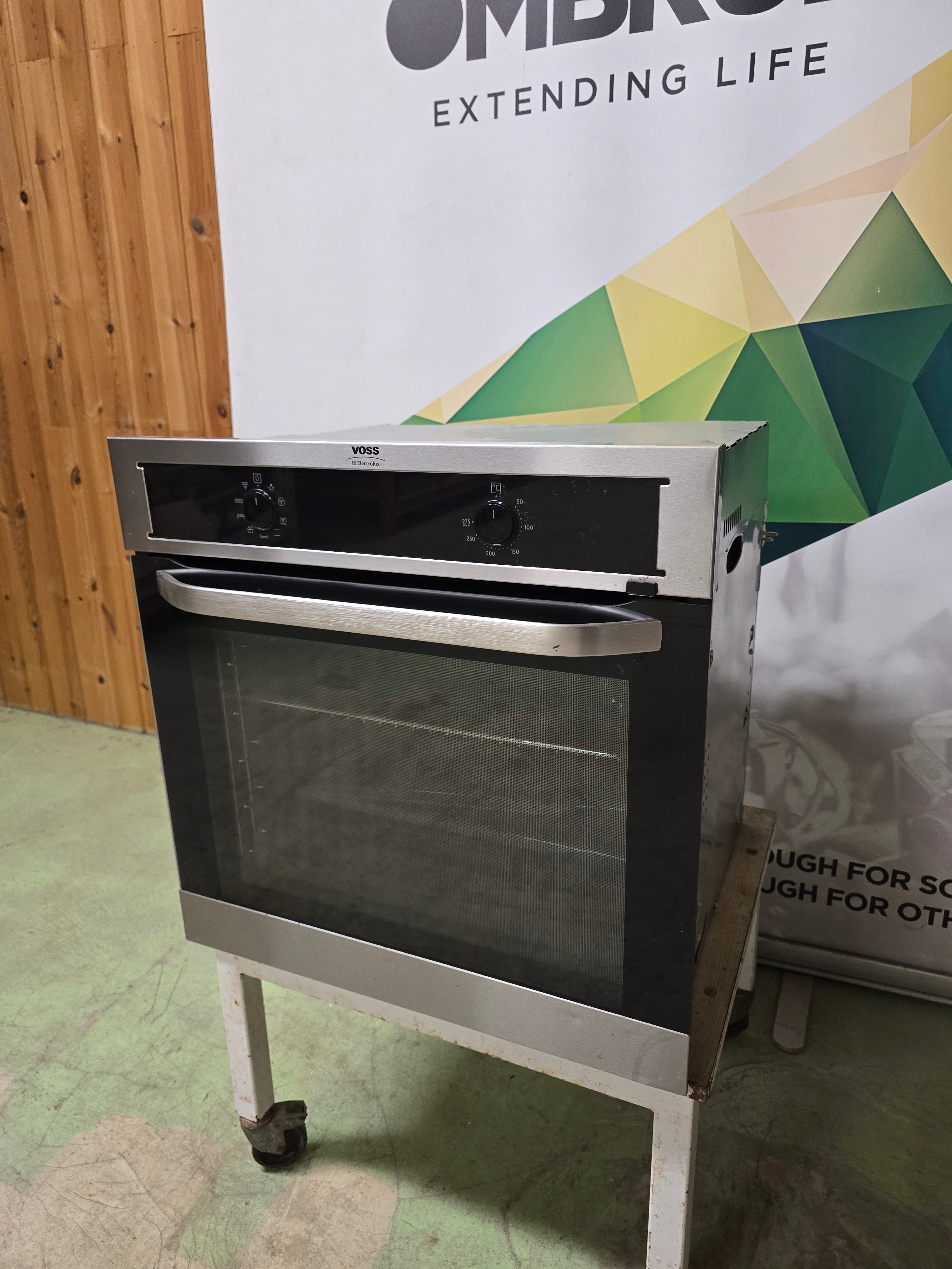 VOSS-Electrolux IEL6000-RF integrert stekeovn