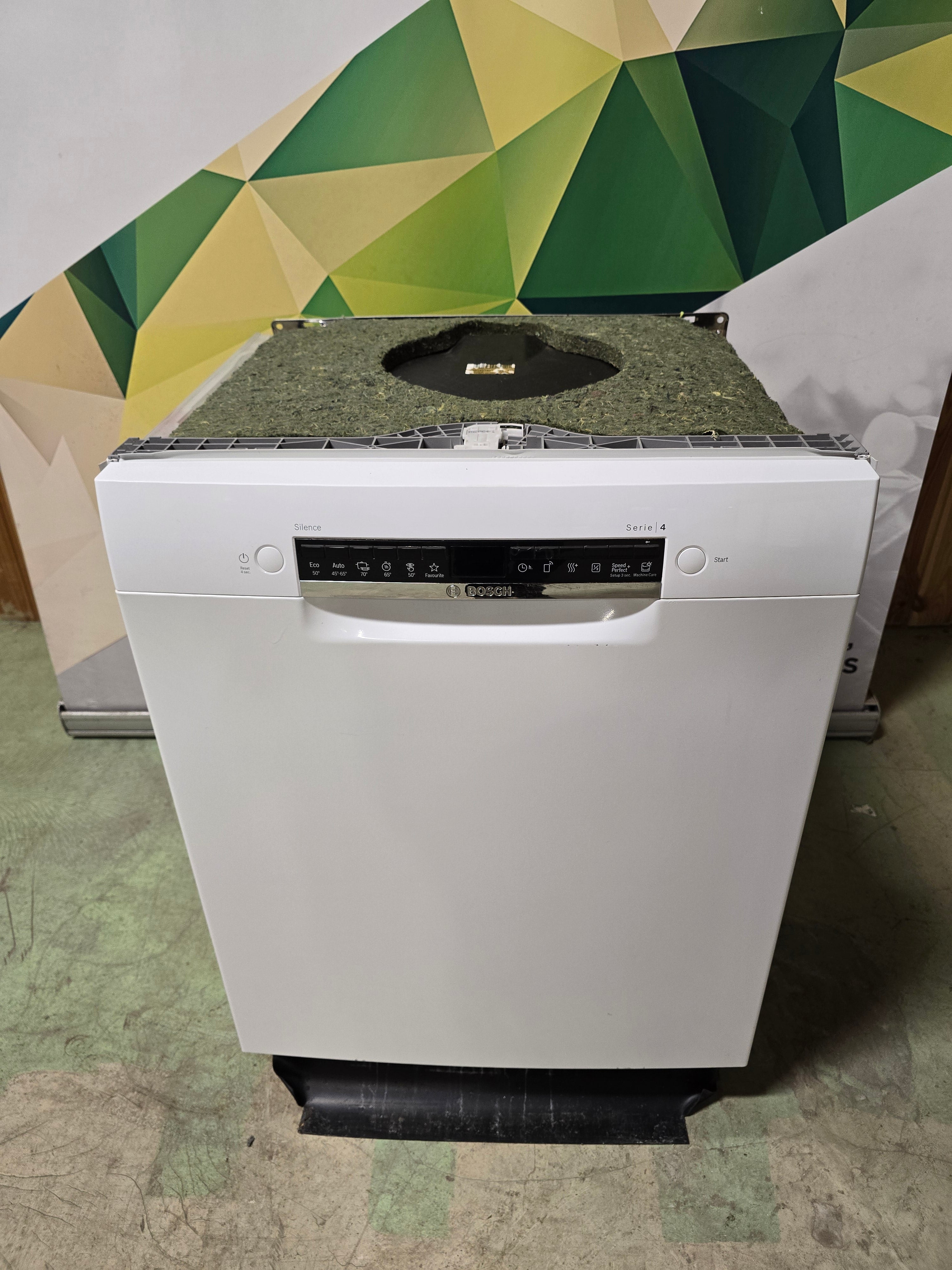 Bosch Series 4 oppvaskmaskin SMU4HVW71S