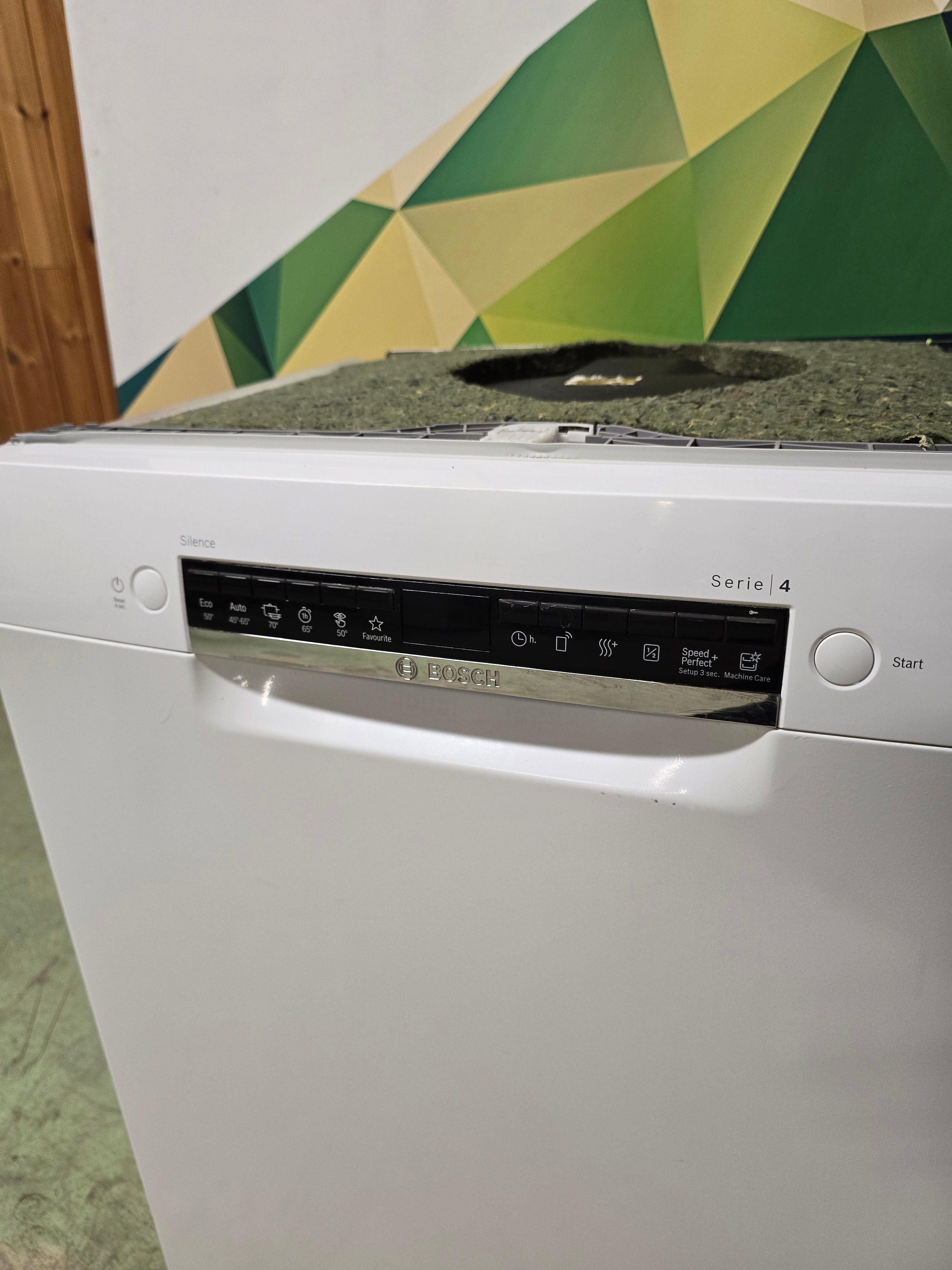 Bosch Series 4 oppvaskmaskin SMU4HVW71S
