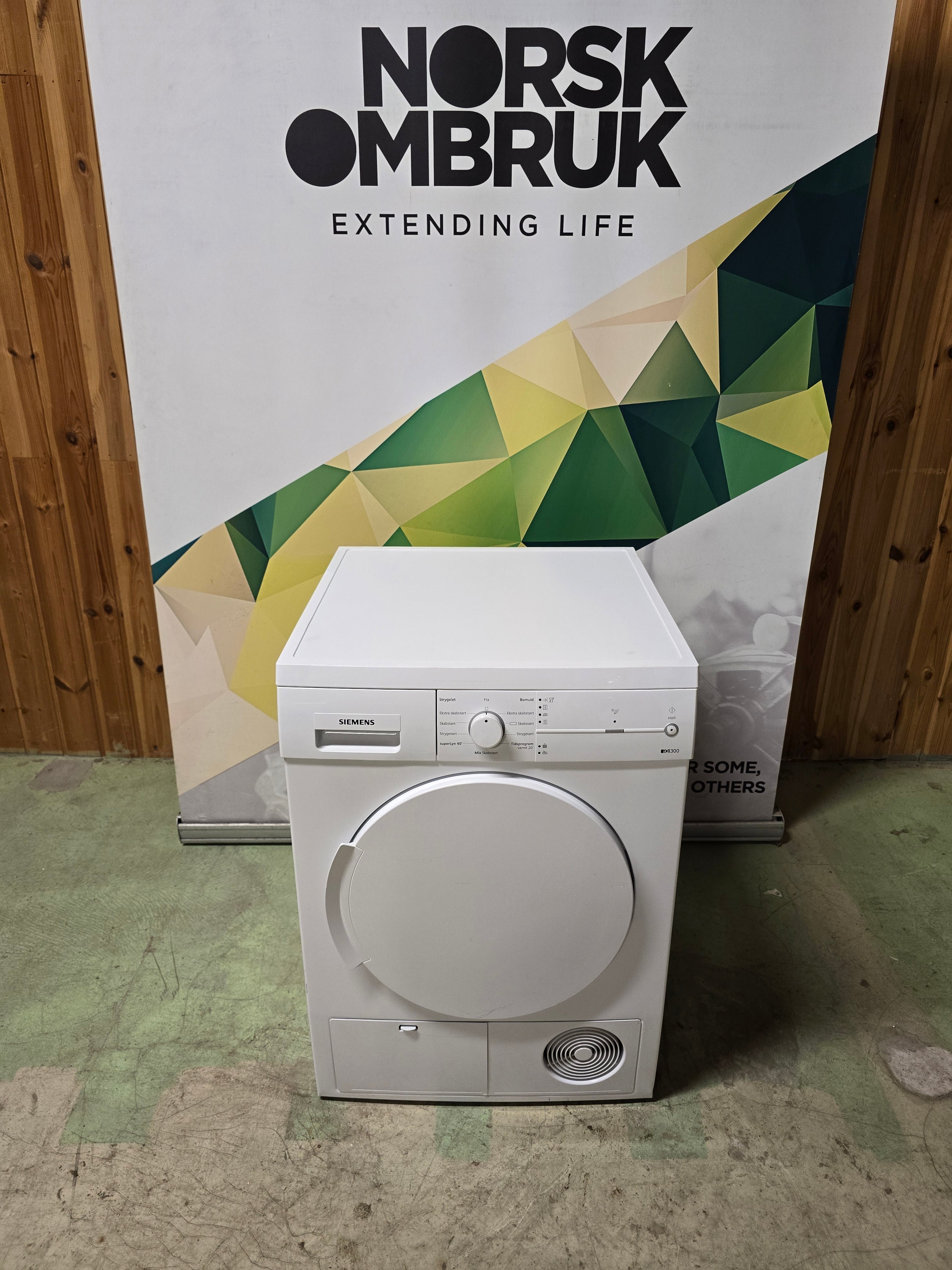 Siemens Iq300 WT44E1L7DN Kondenstørketrommel