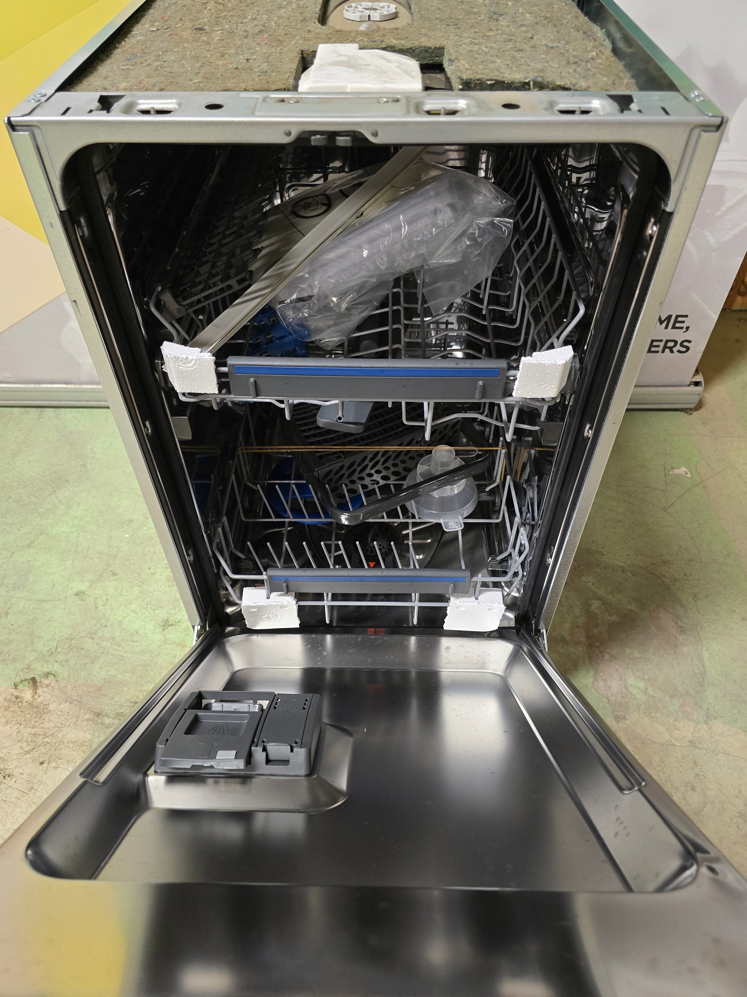 Electrolux helintegrert oppvaskmaskin EEQ42200L (45cm)