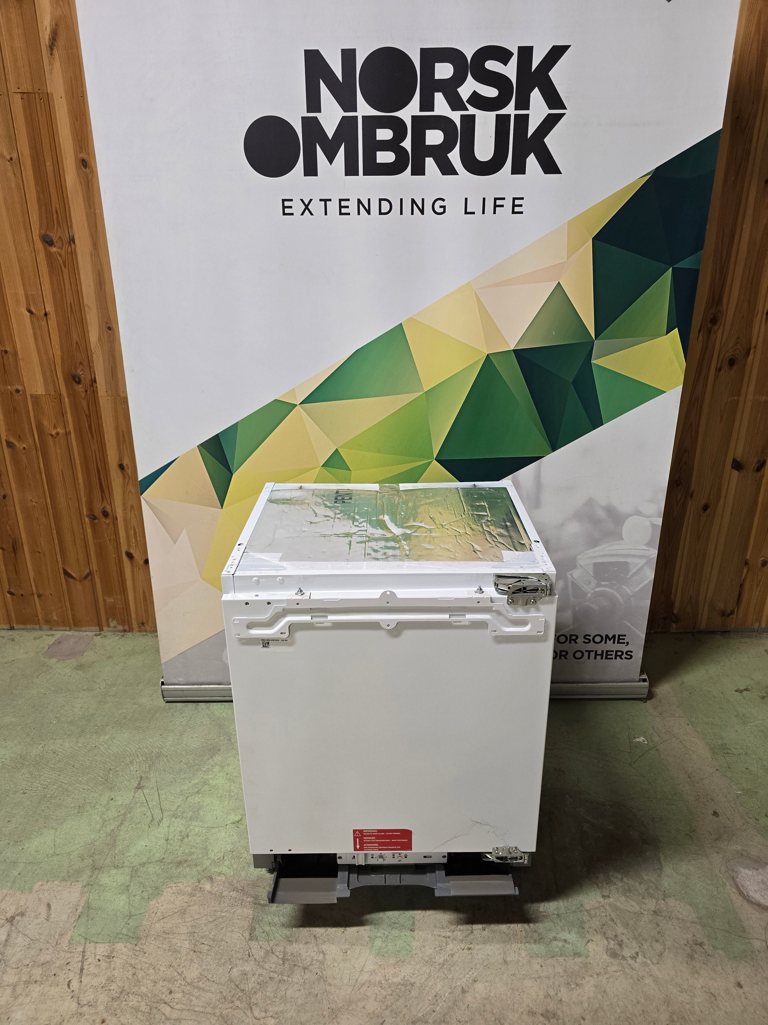 AEG ABB682F1AF1 helintegrert fryser