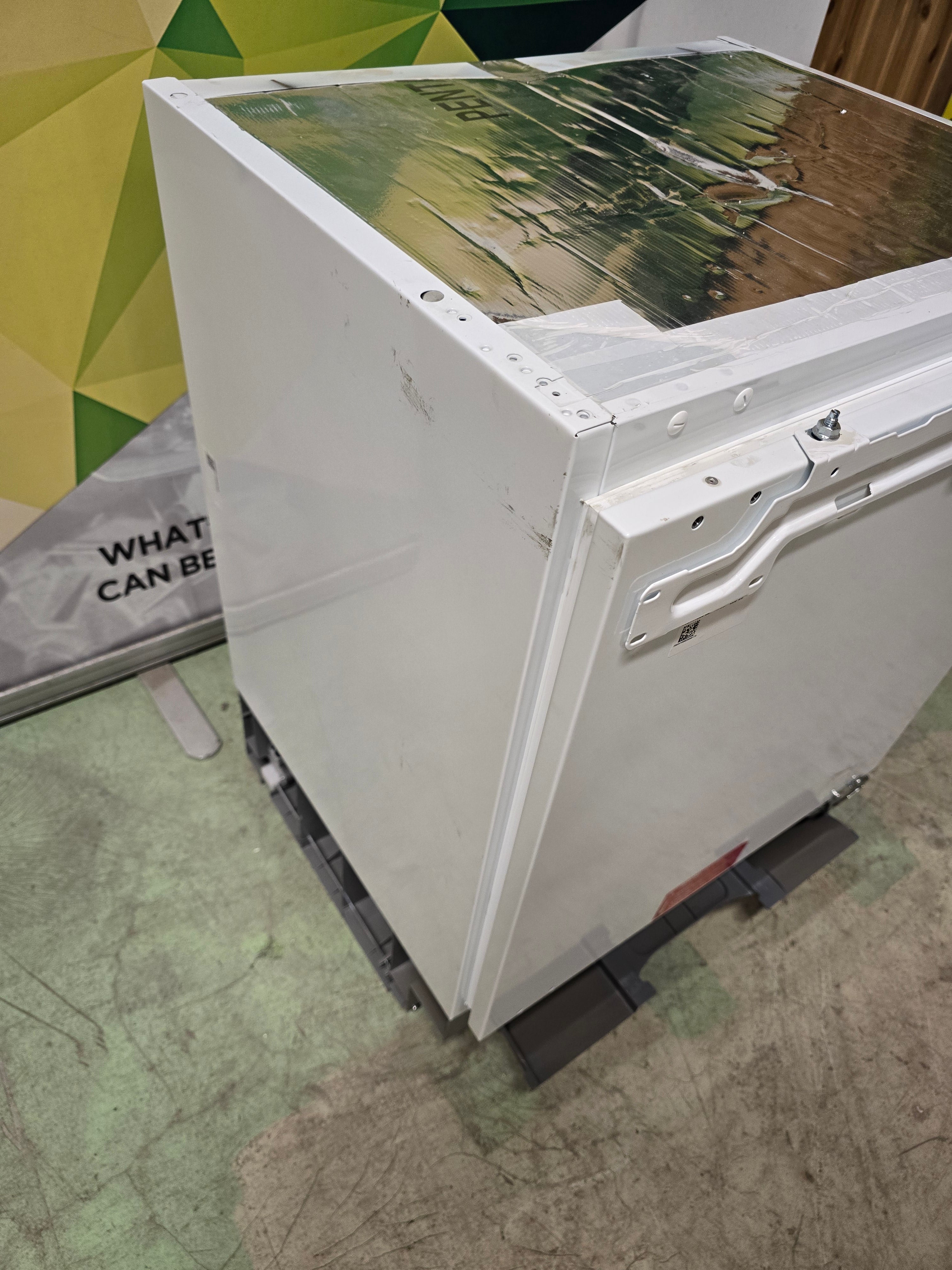 AEG ABB682F1AF1 helintegrert fryser