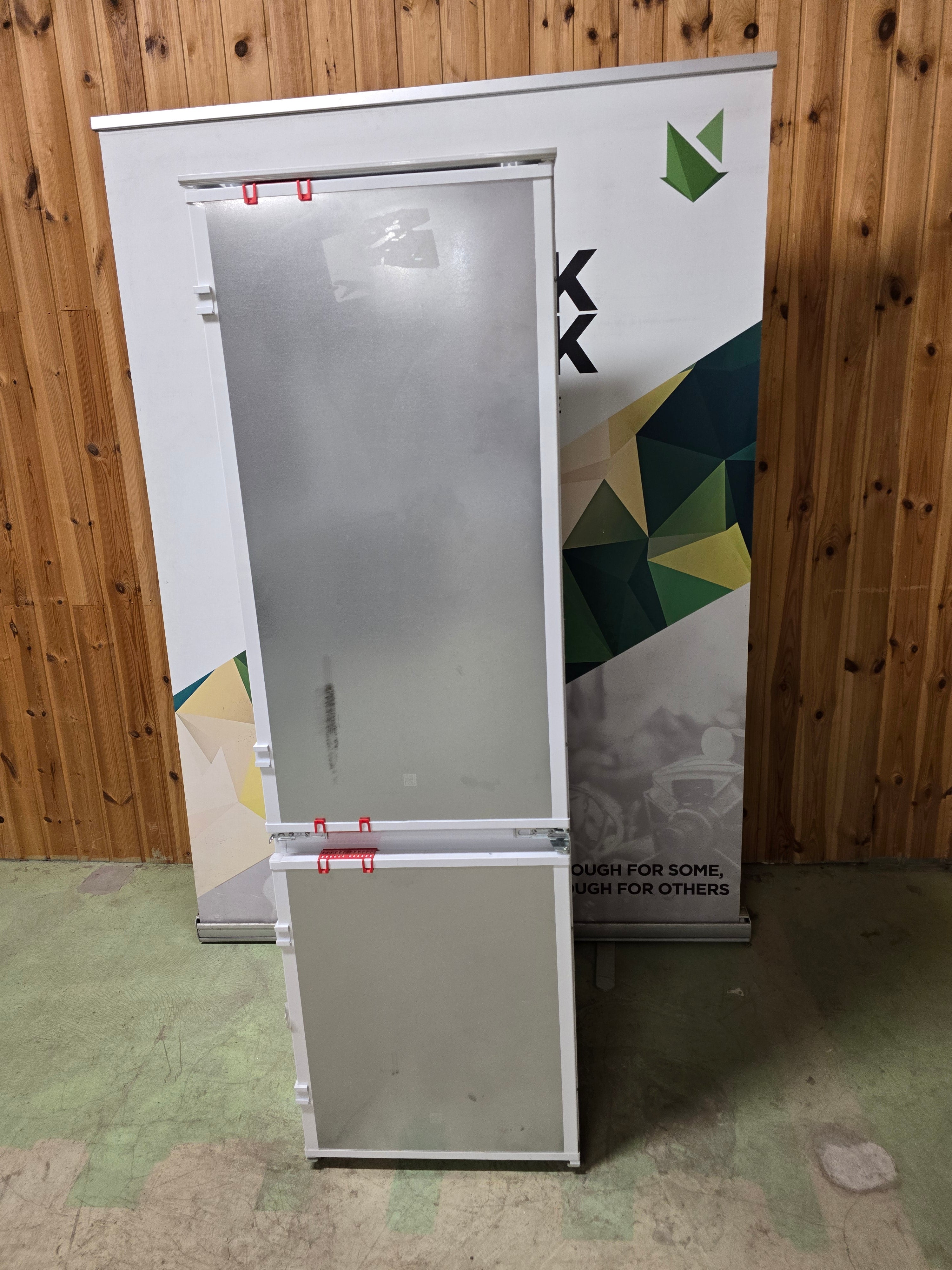 Electrolux LNS5LE18S helintegrert kombiskap