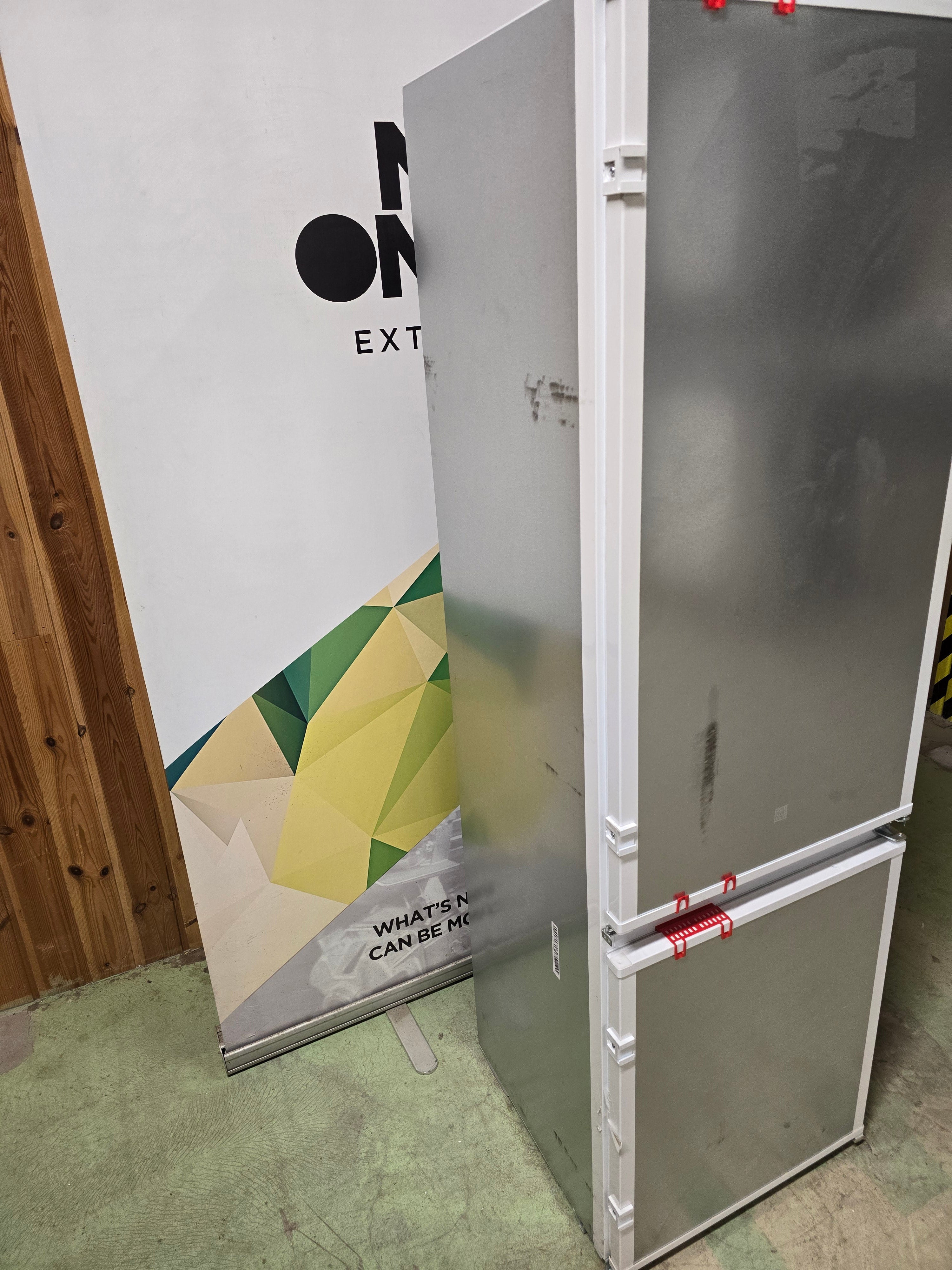 Electrolux LNS5LE18S helintegrert kombiskap