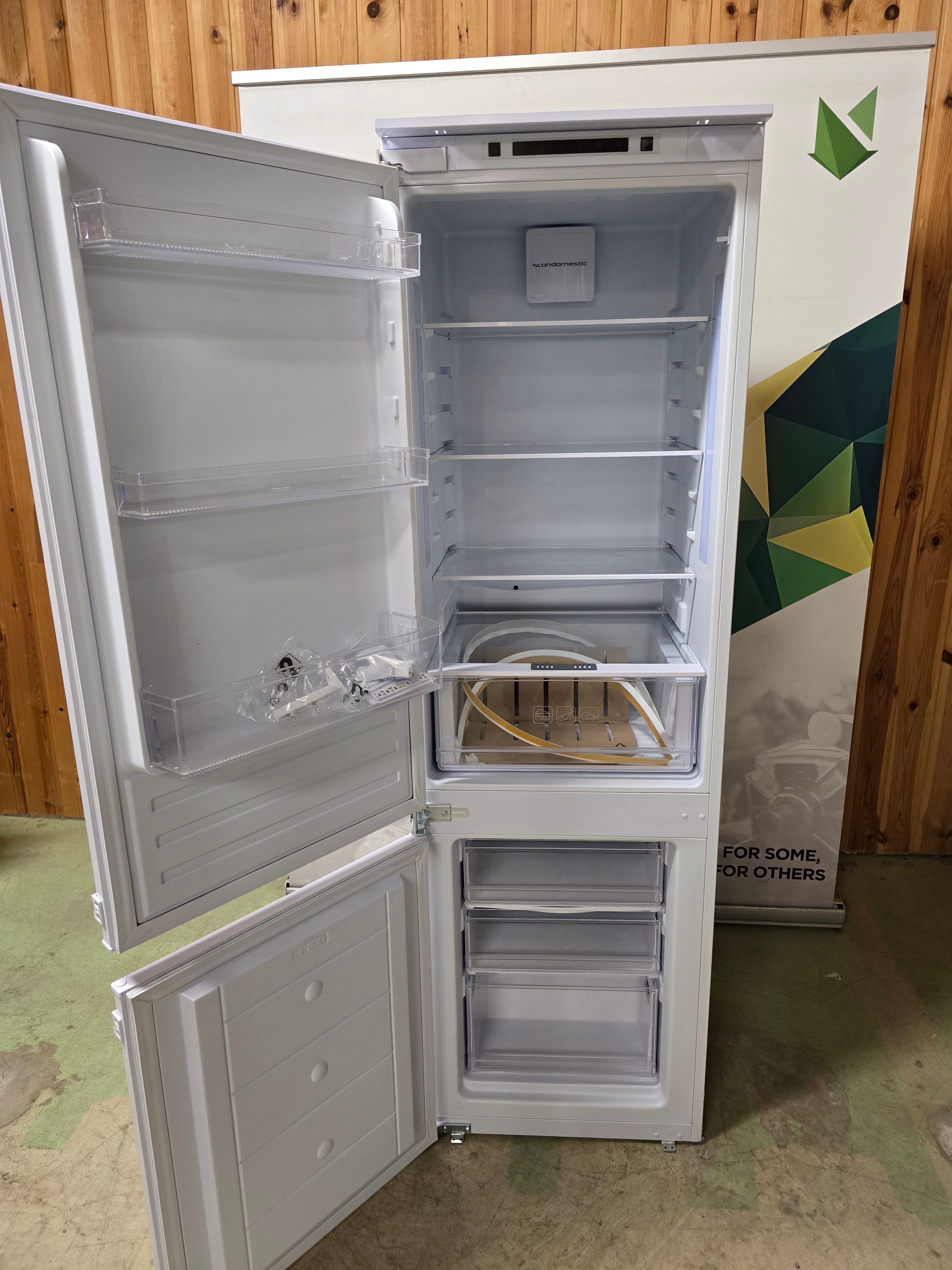 Scandomestic BIC336W integrert kombiskap