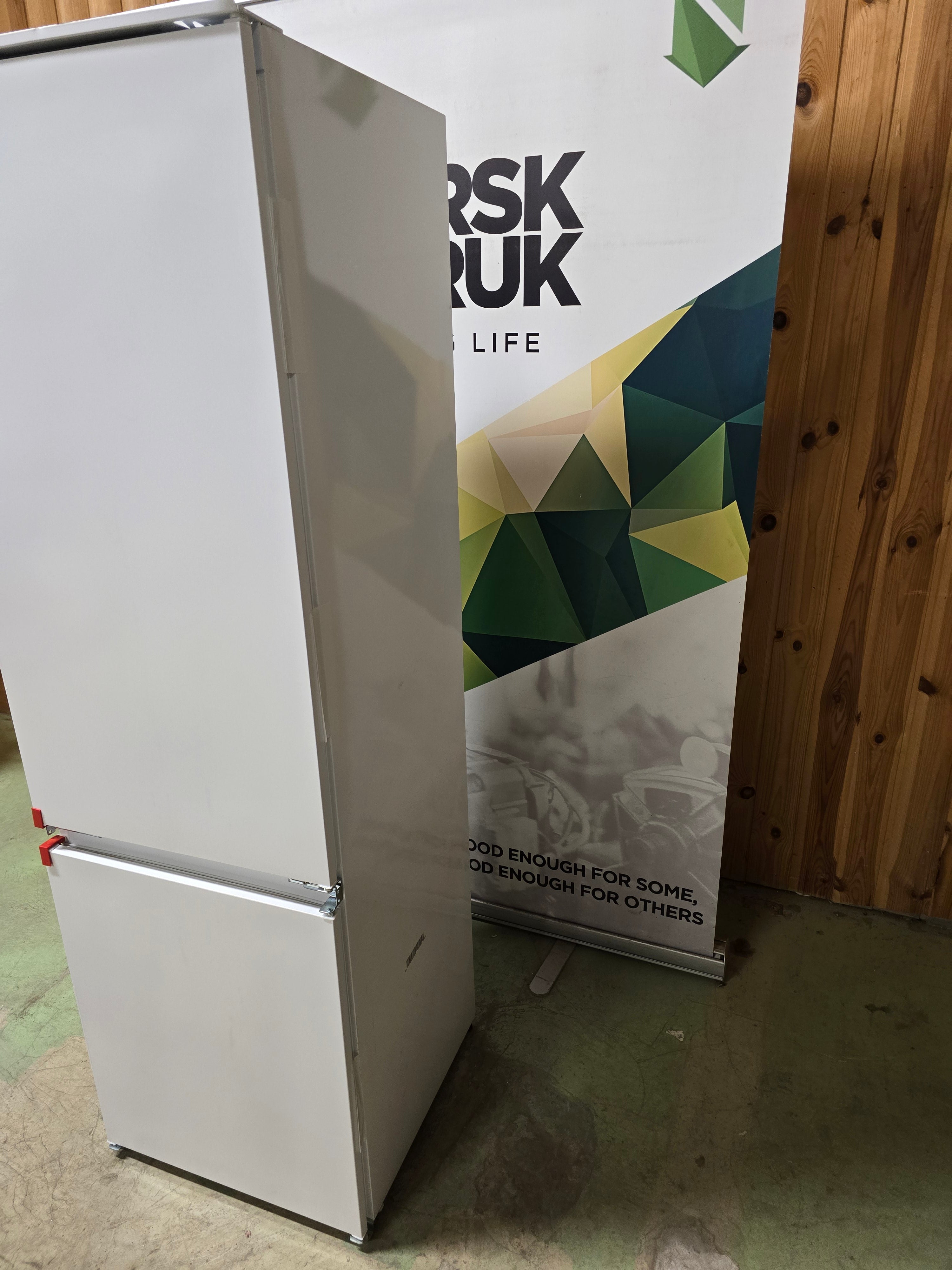 Electrolux ENT8TE18S integrert kombiskap