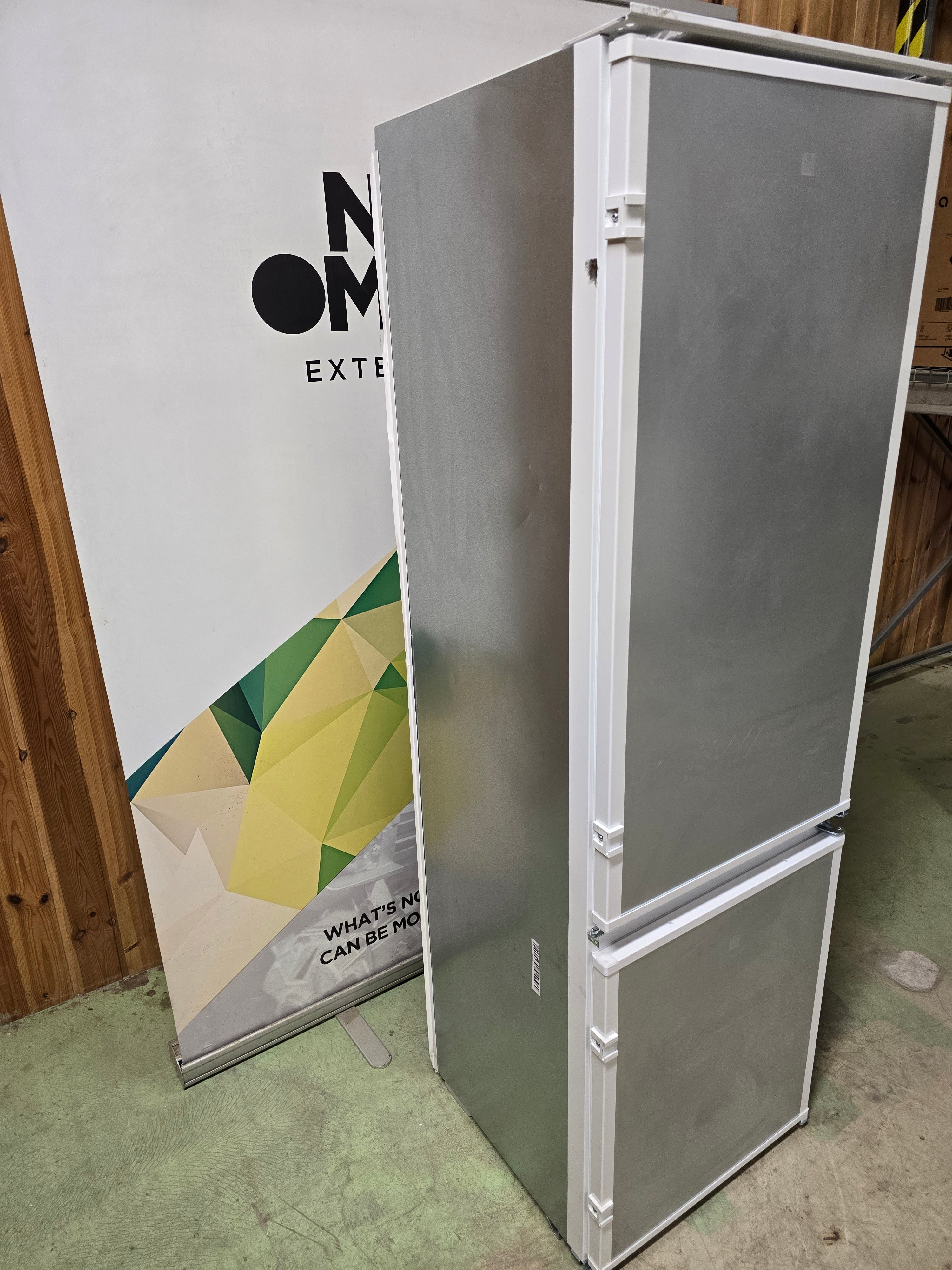 Electrolux LNT3LF18S helintegrert kjøle-fryseskap