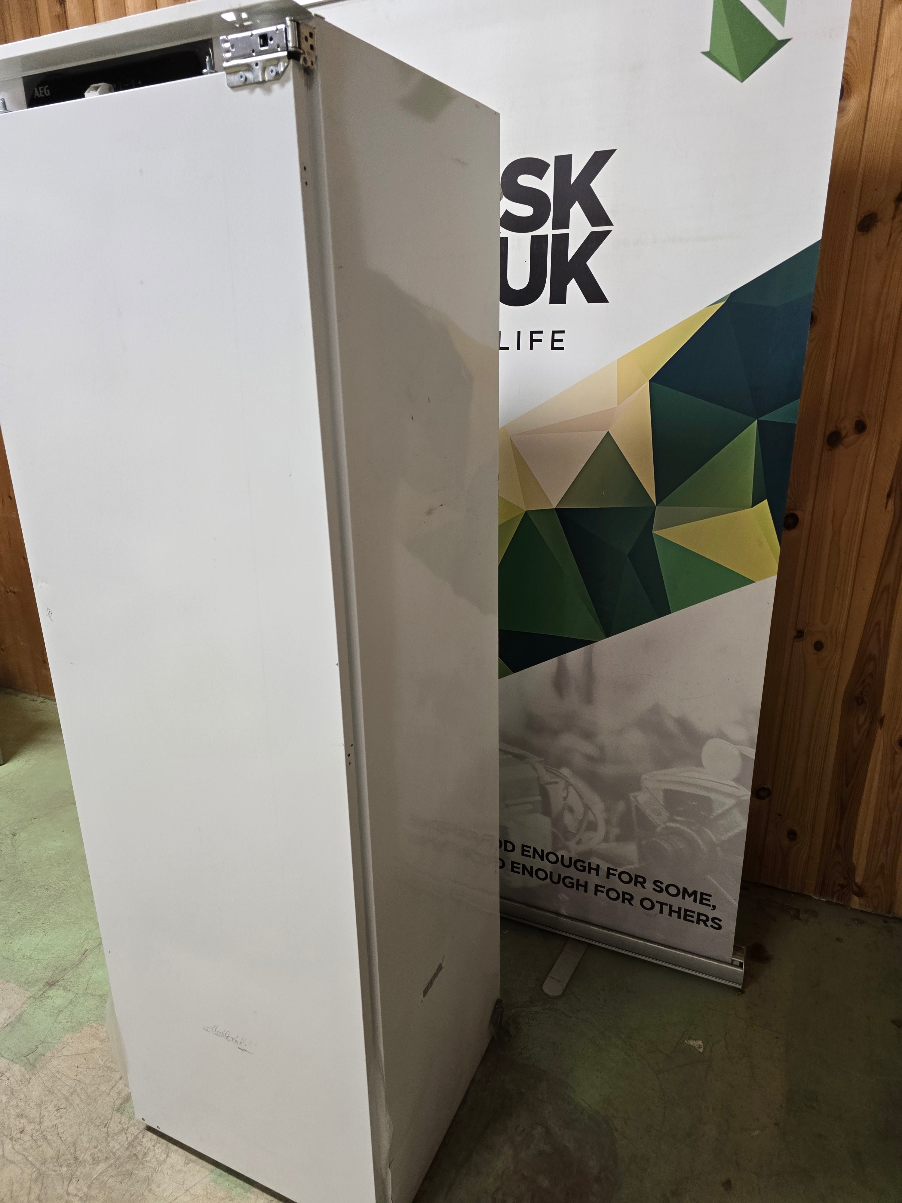 AEG integrert kjøleskap SKE81821DC