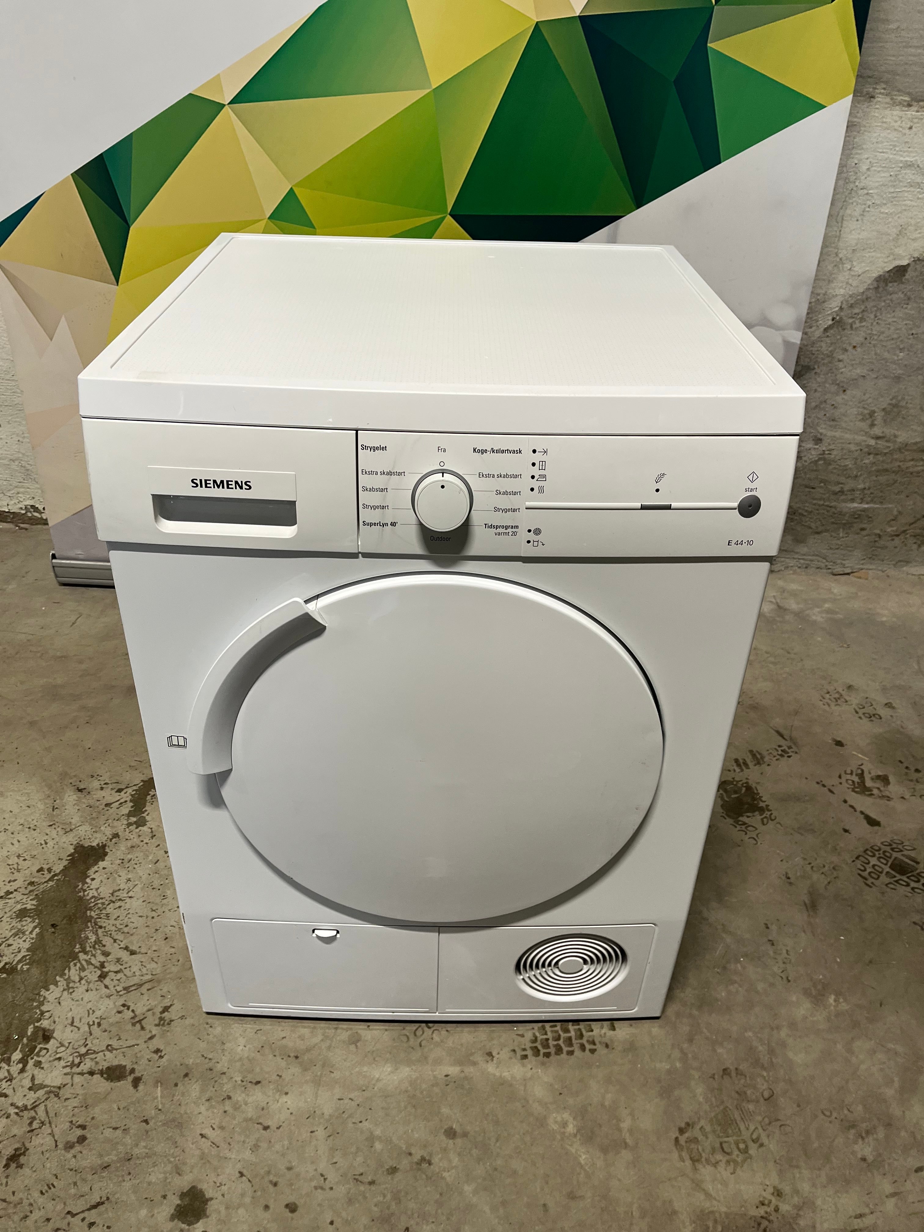 Siemens tørketrommel iQ300 WT44E103DN