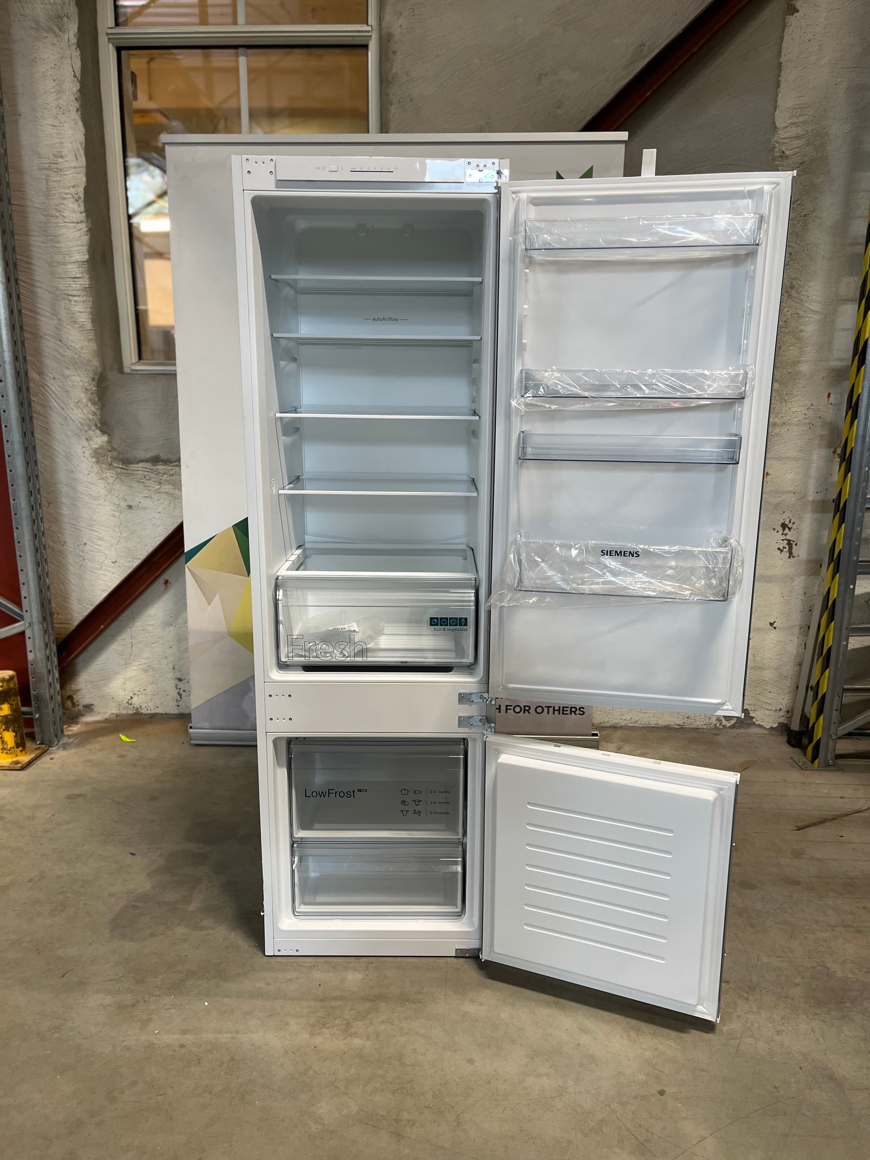 Siemens KI87V5SF0 Integrert kjøleskap