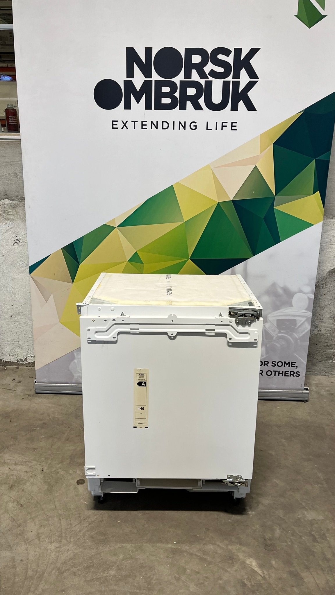 AEG SANTO U 86000 - 5i – Integrert underbenk - kjøleskap Integrert kjøleskap - Norskombruk.no