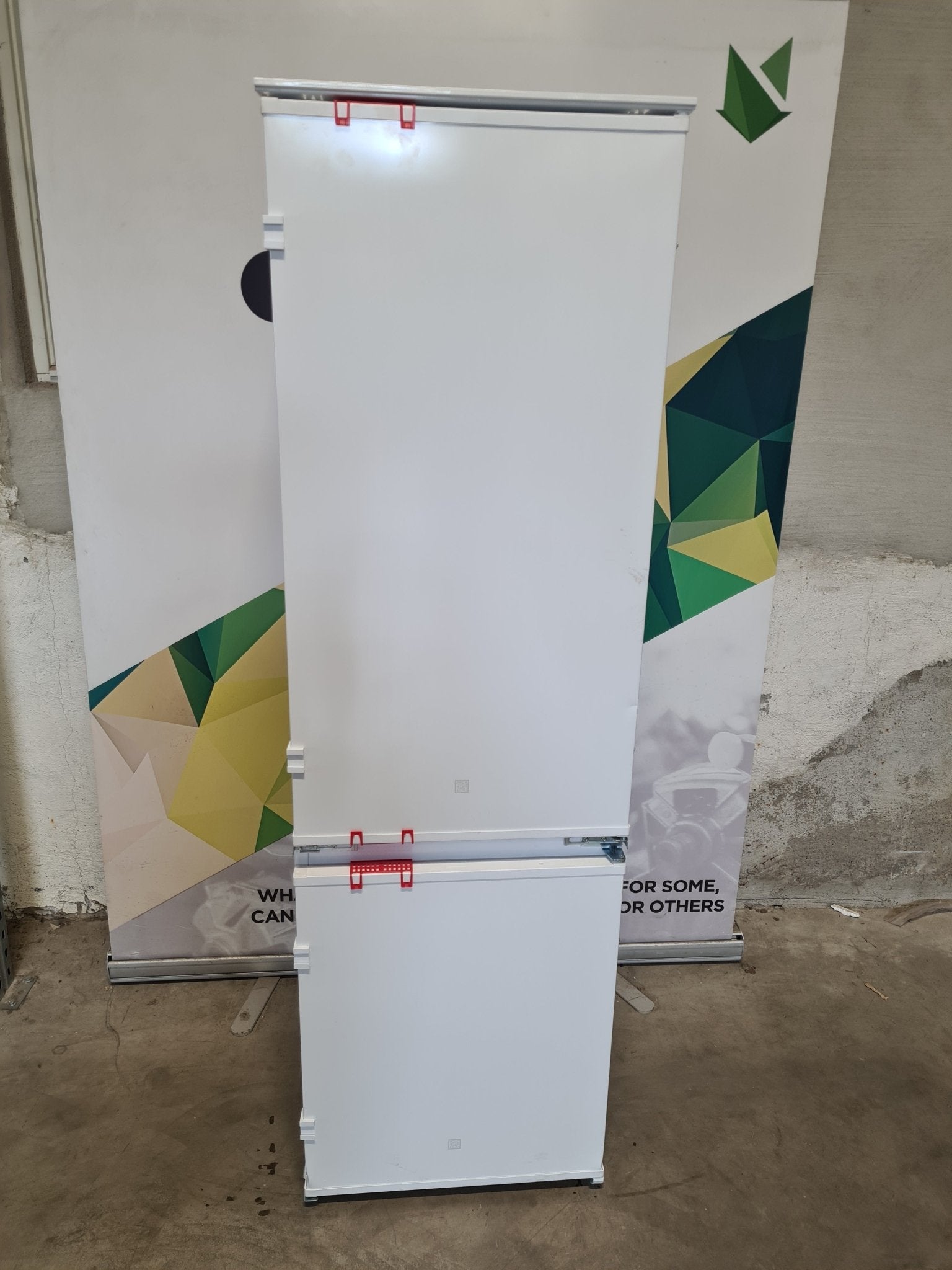 Electrolux integrert kombiskap KNS5LE18S Integrert kombiskap - Norskombruk.no
