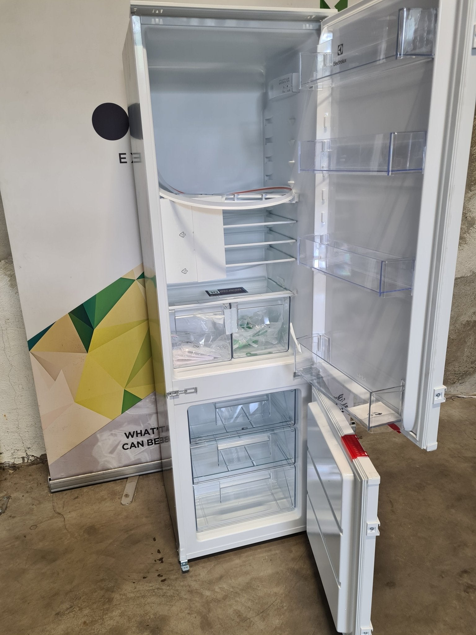 Electrolux integrert kombiskap KNS5LE18S Integrert kombiskap - Norskombruk.no
