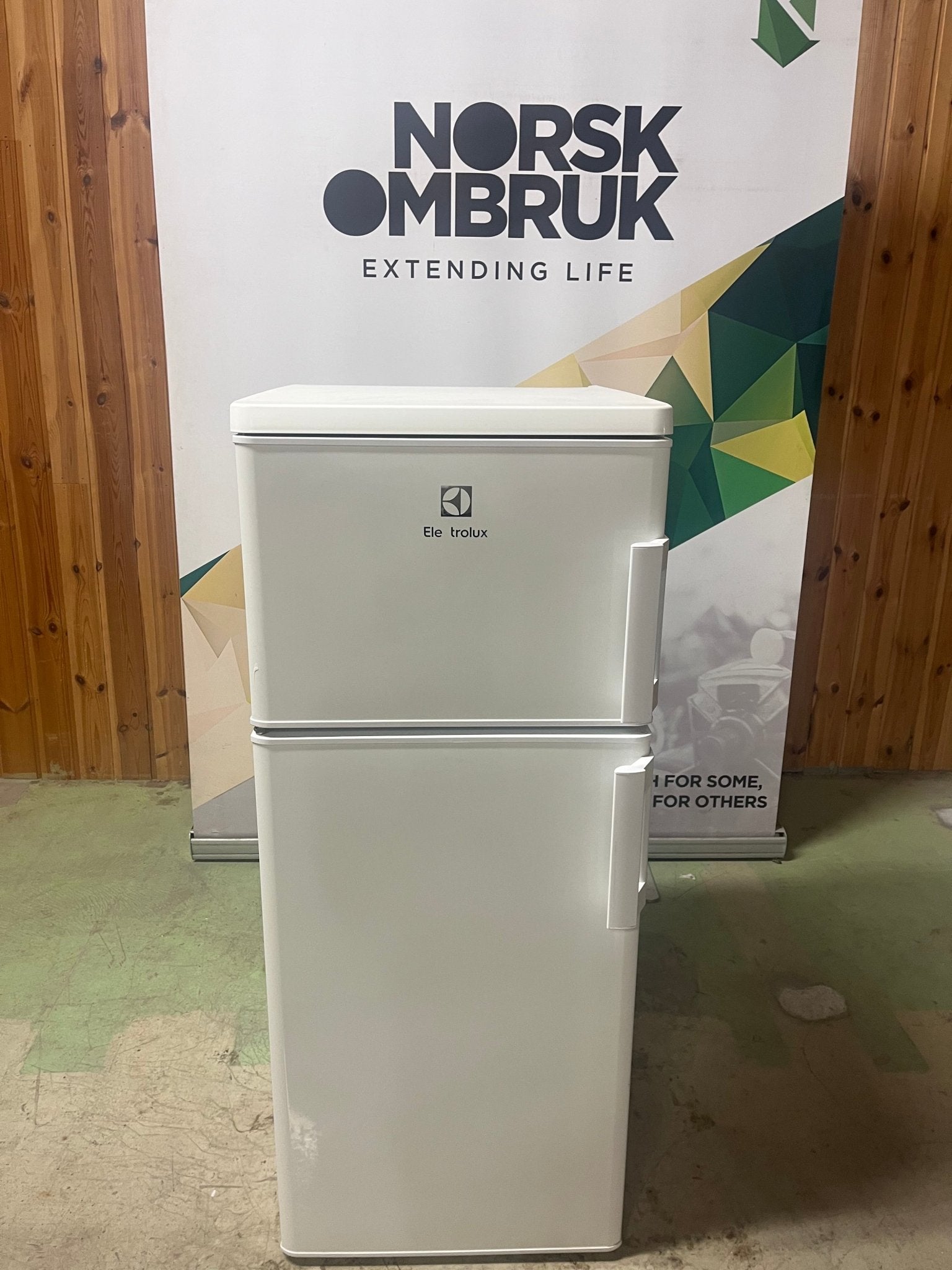 Electrolux kombiskap EJ1800AOW Kombiskap - Norskombruk.no