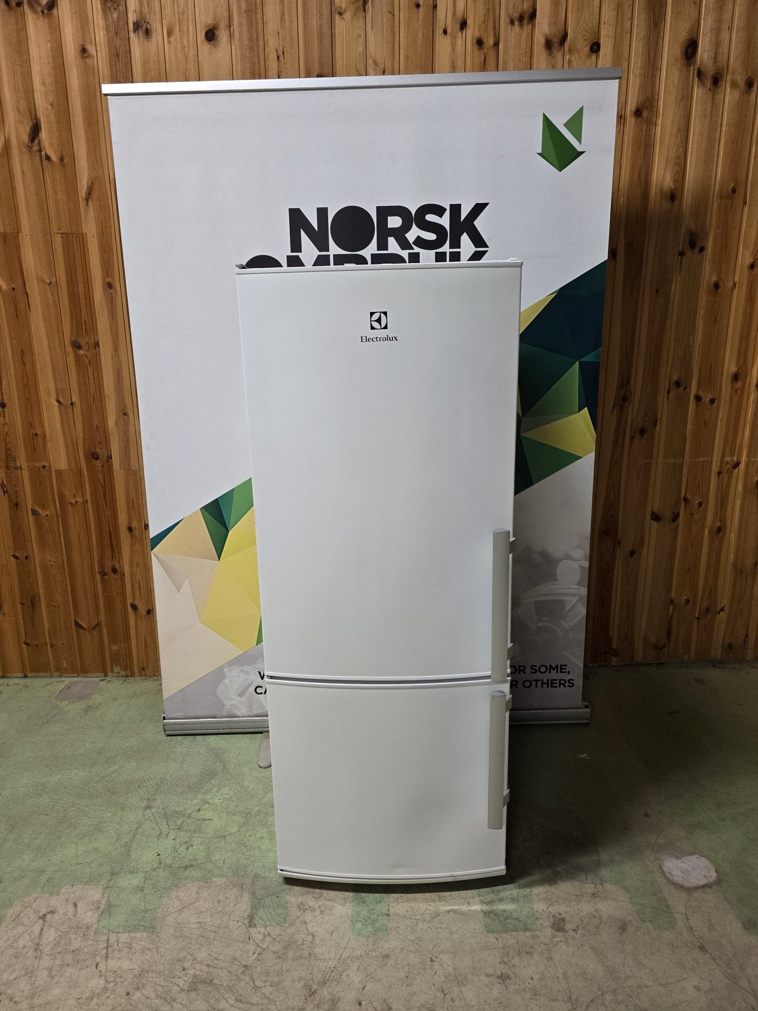 Electrolux kombiskap EN2900AOW Kombiskap - Norskombruk.no