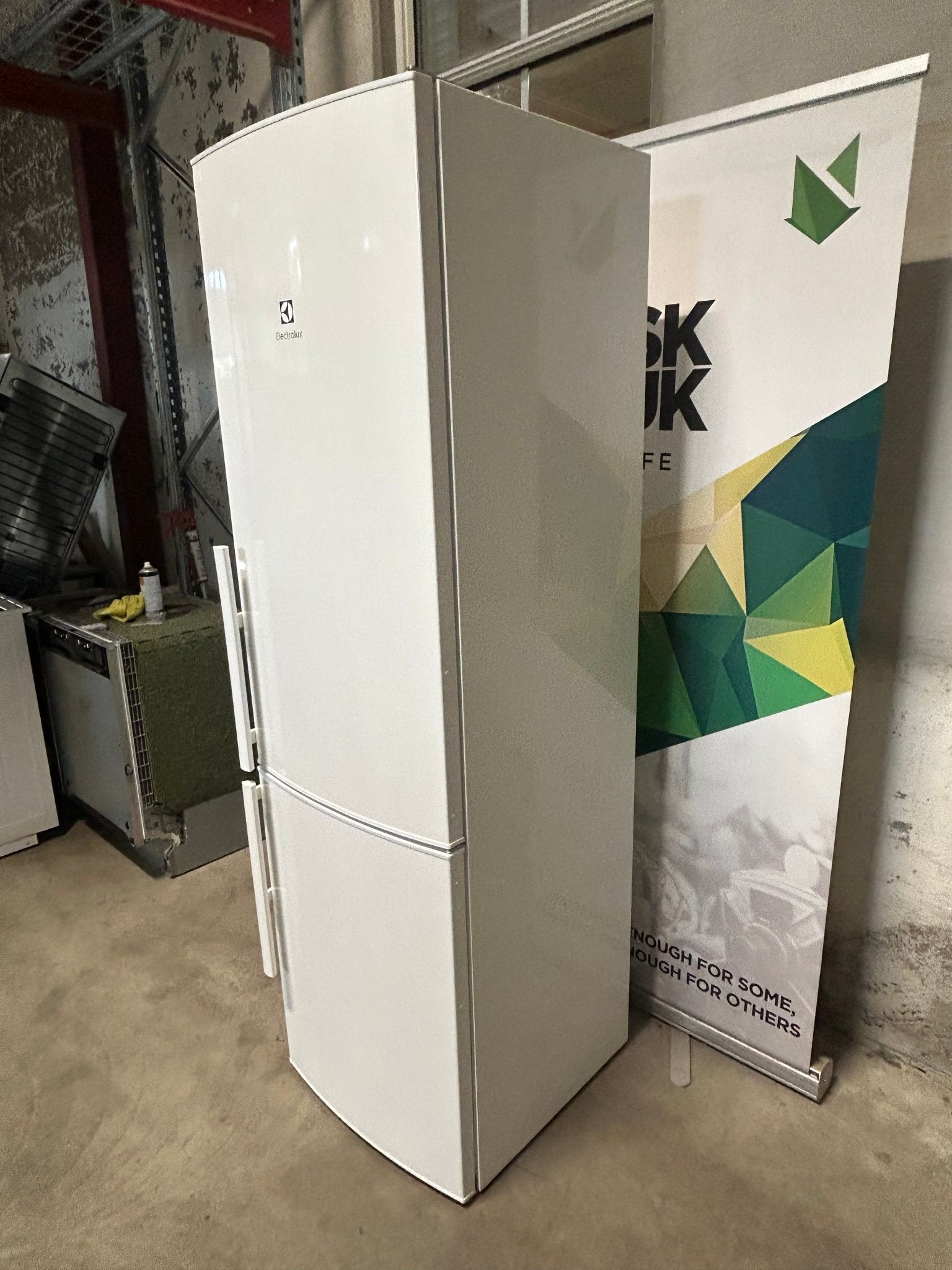 Electrolux kombiskap EN3853MOW (200cm) Kombiskap - Norskombruk.no
