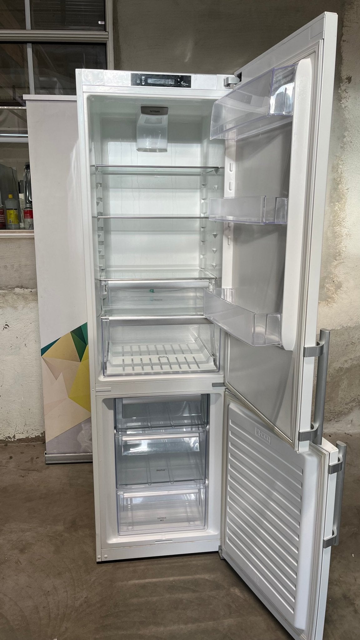 Electrolux kombiskap EN4015MOW Kombiskap - Norskombruk.no