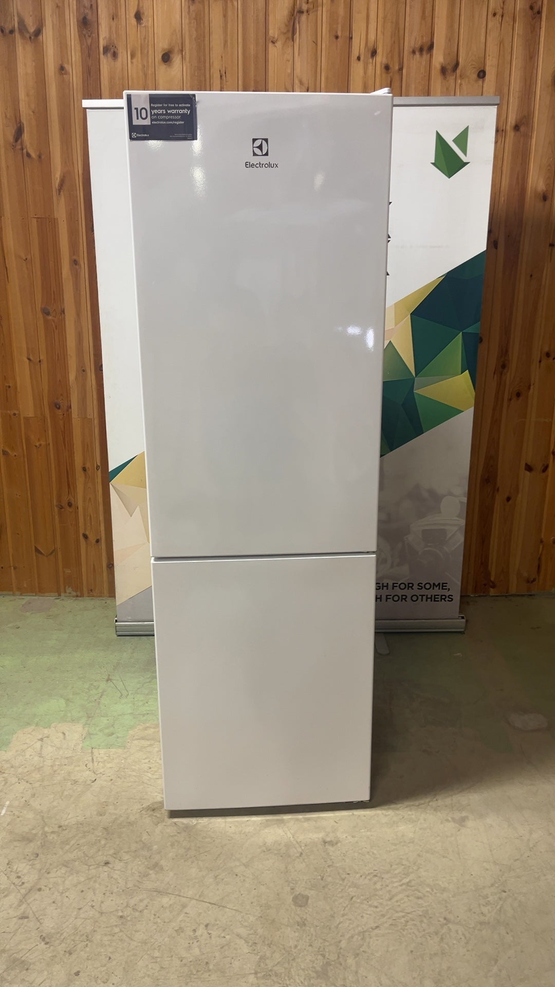 Electrolux LNC7ME32W1 kombiskap kombiskap - Norskombruk.no
