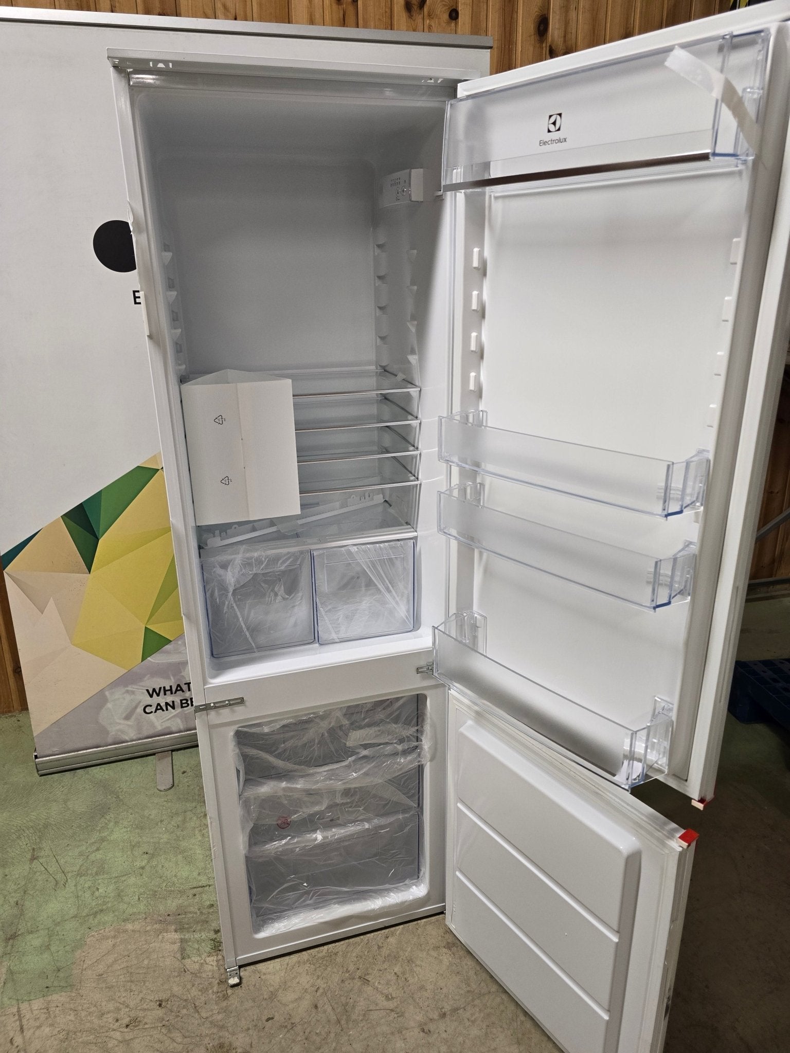 Electrolux LNT3LF18S helintegrert kjøle-fryseskap Integrert kombiskap - Norskombruk.no