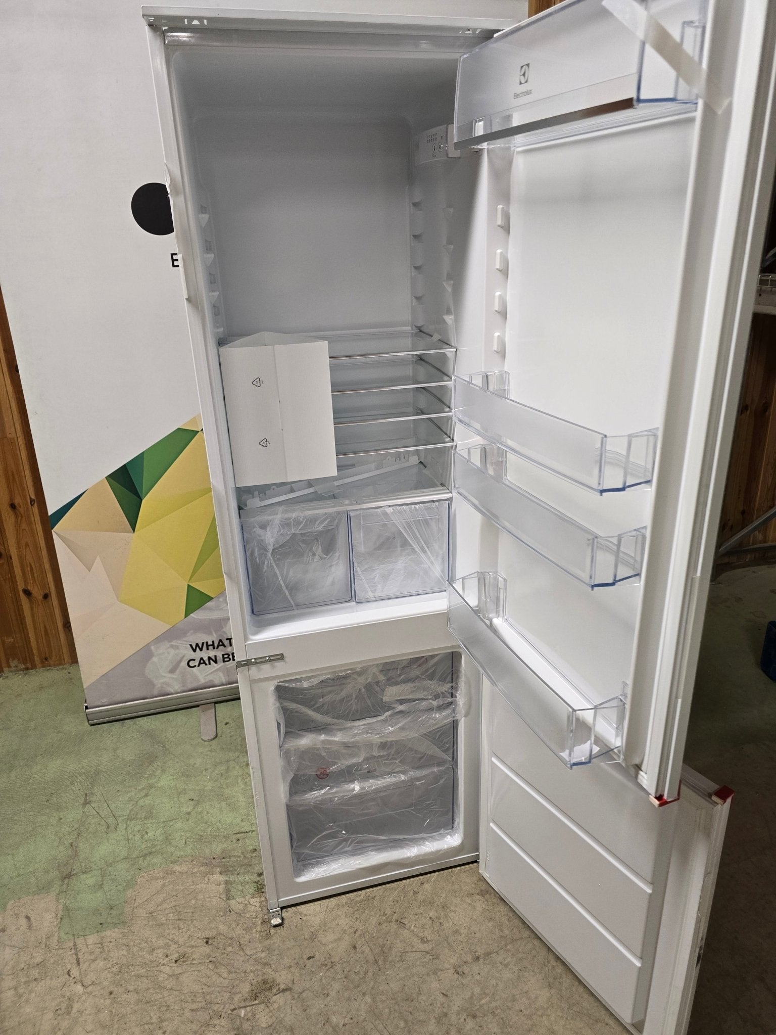Electrolux LNT3LF18S helintegrert kjøle-fryseskap Integrert kombiskap - Norskombruk.no
