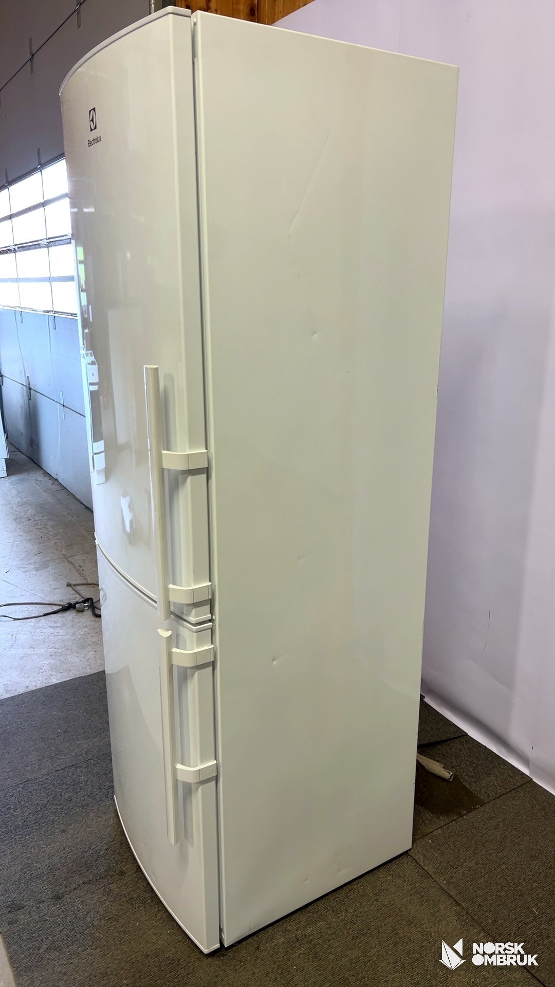 Electrolux LNT4TE33W2 kombiskap kjøleskap - Norskombruk.no