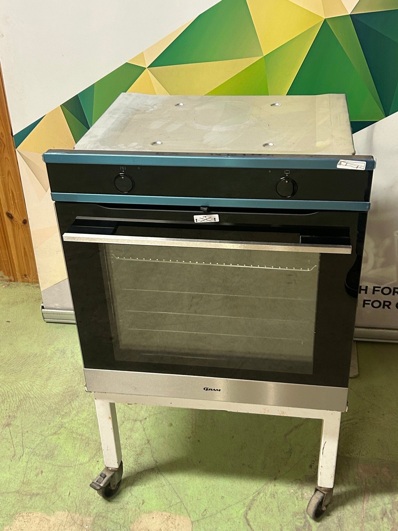 Gram IO 18610 - 90 X Innbyggingsovn Integrert stekeovn - Norskombruk.no