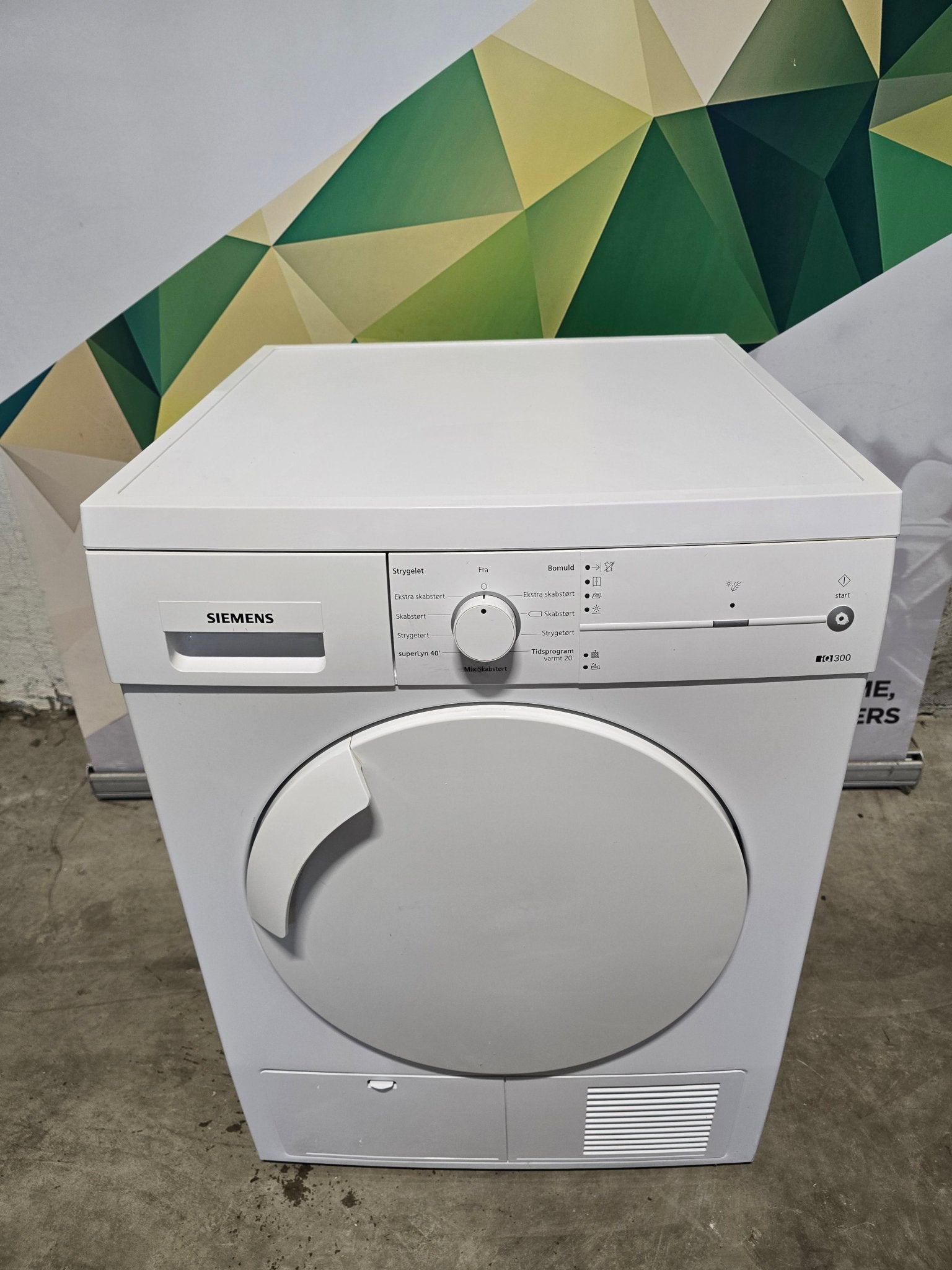 Siemens Iq300 WT44E1L7DN Kondenstørketrommel Tørketrommel - Norskombruk.no