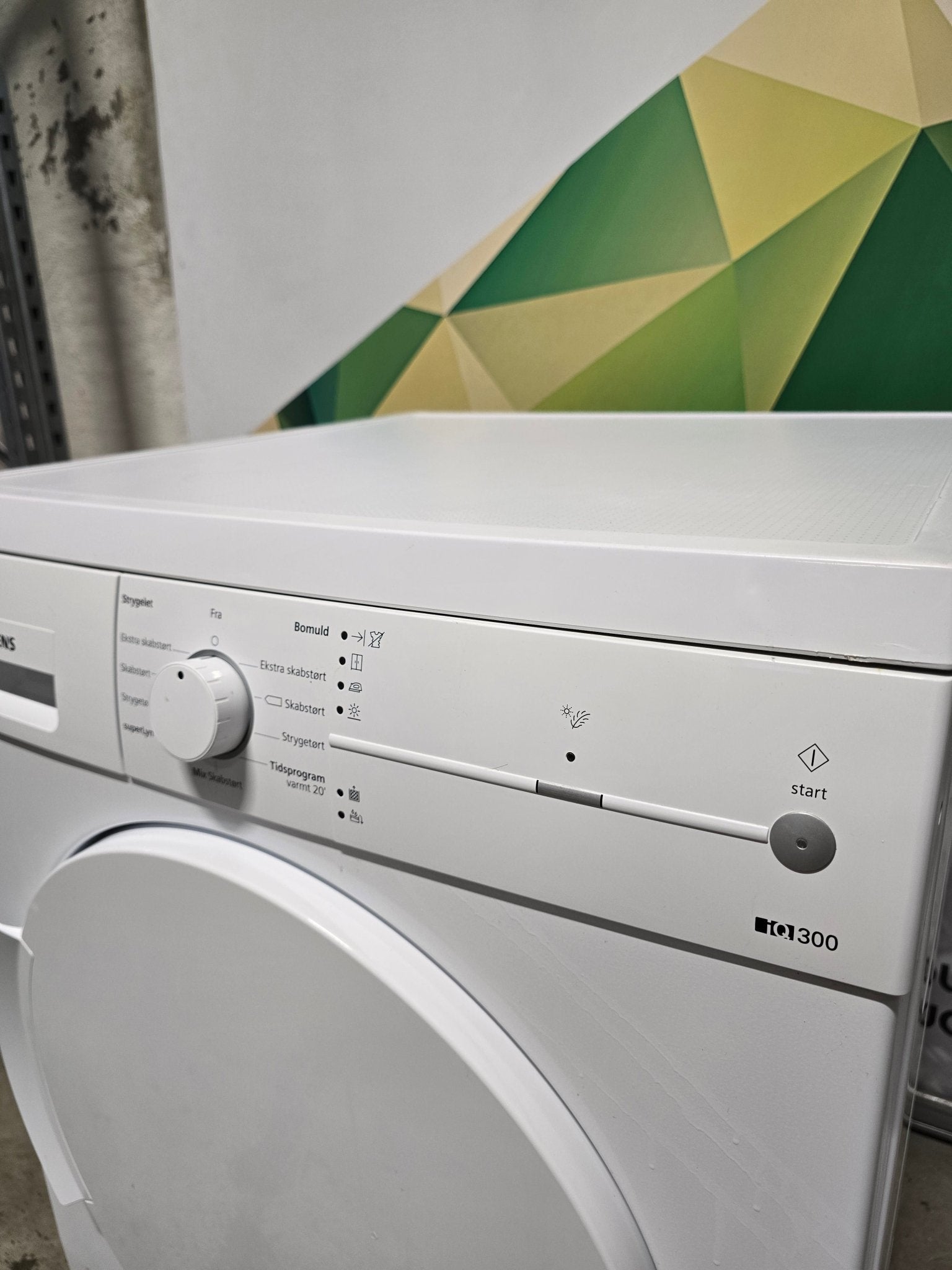 Siemens Iq300 WT44E1L7DN Kondenstørketrommel Tørketrommel - Norskombruk.no