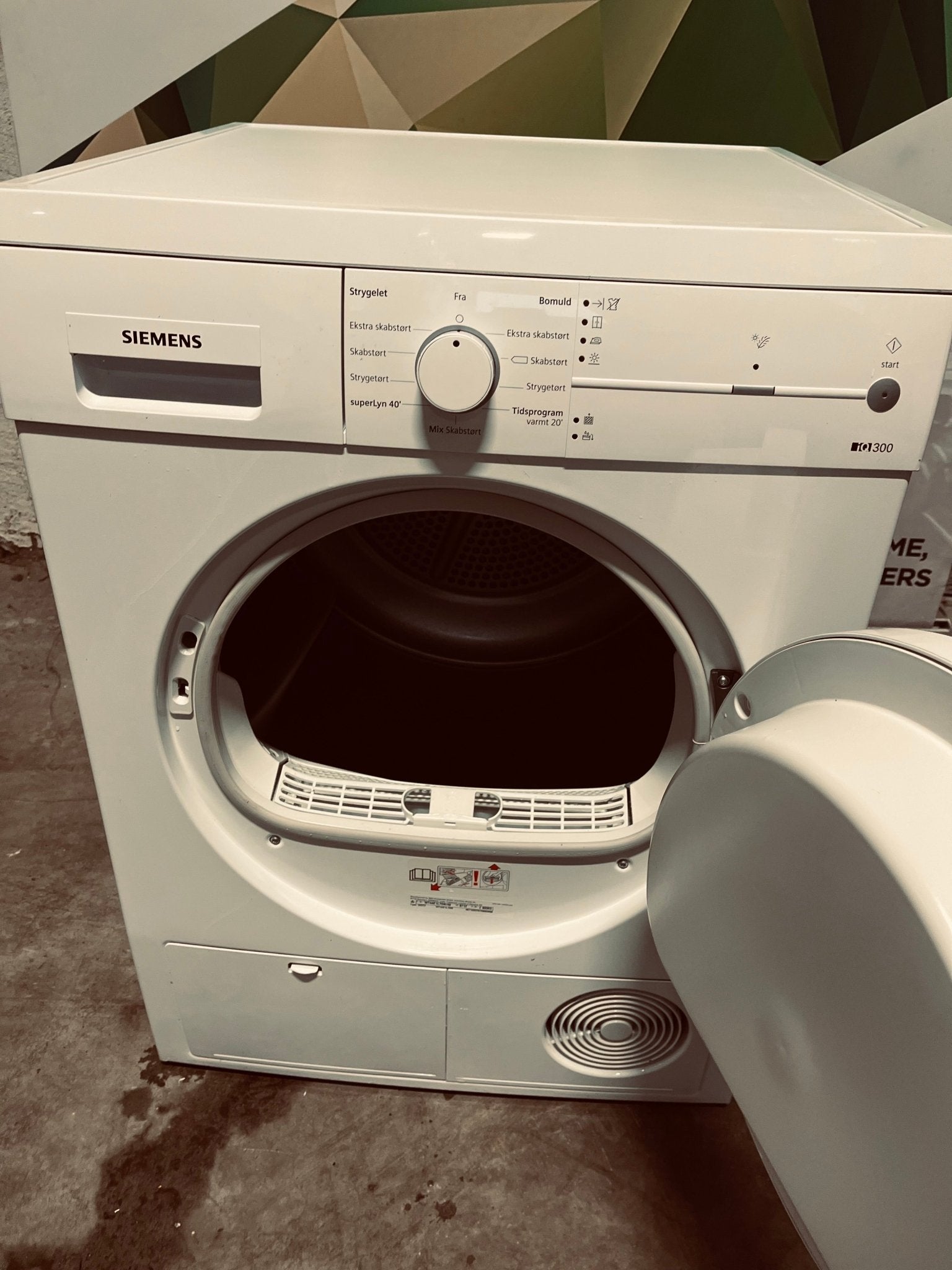 Siemens Iq300 WT44E1L7DN Kondenstørketrommel Tørketrommel - Norskombruk.no