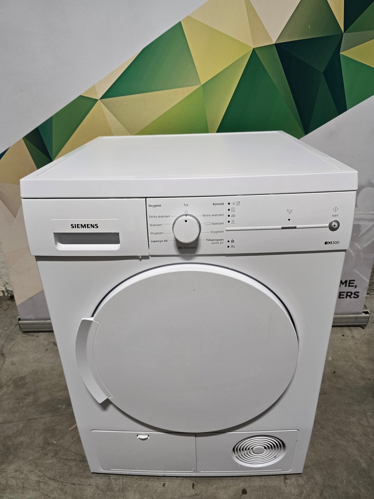Siemens Iq300 WT44E1L7DN Kondenstørketrommel Tørketrommel - Norskombruk.no