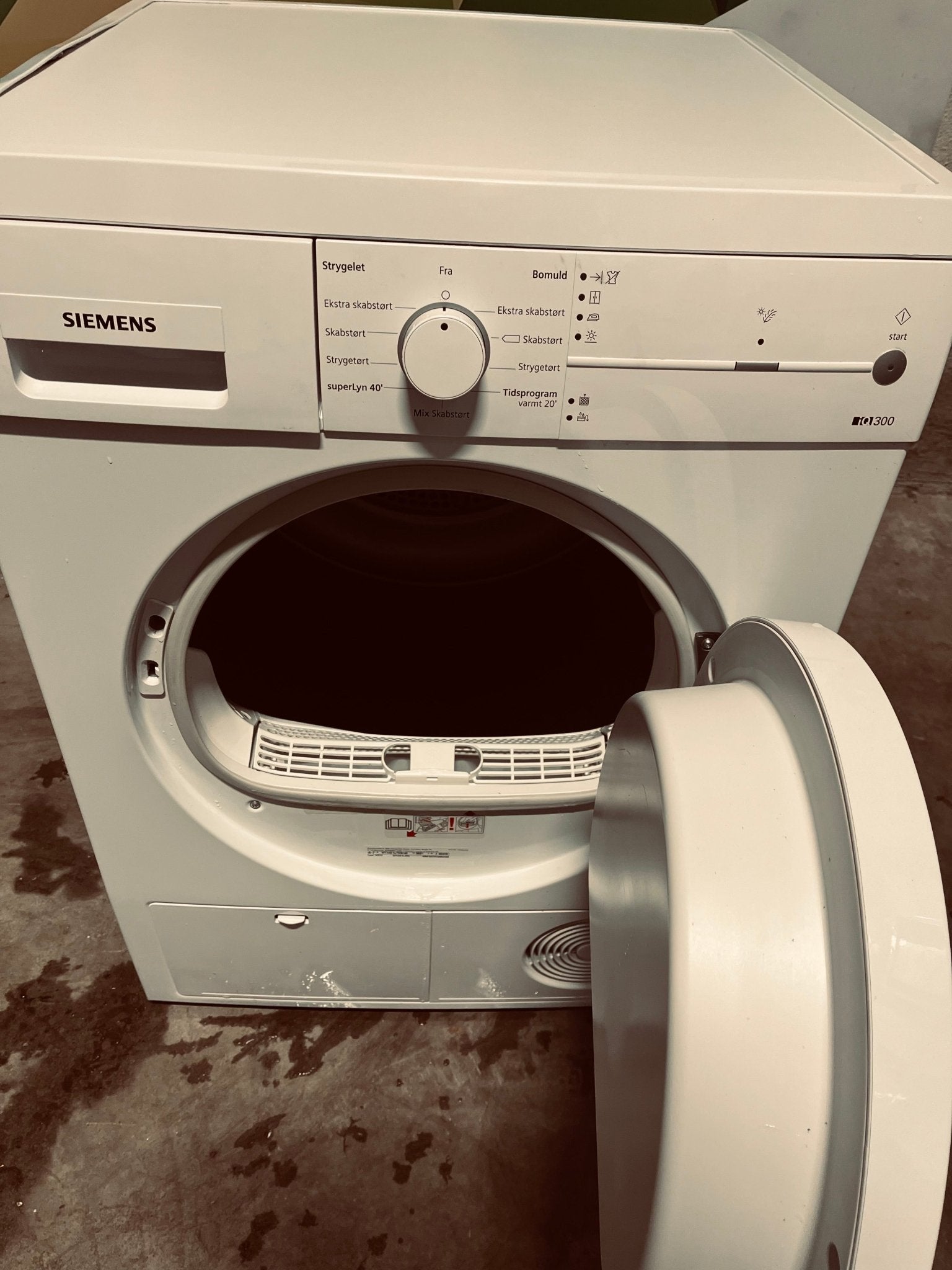 Siemens Iq300 WT44E1L7DN Kondenstørketrommel Tørketrommel - Norskombruk.no