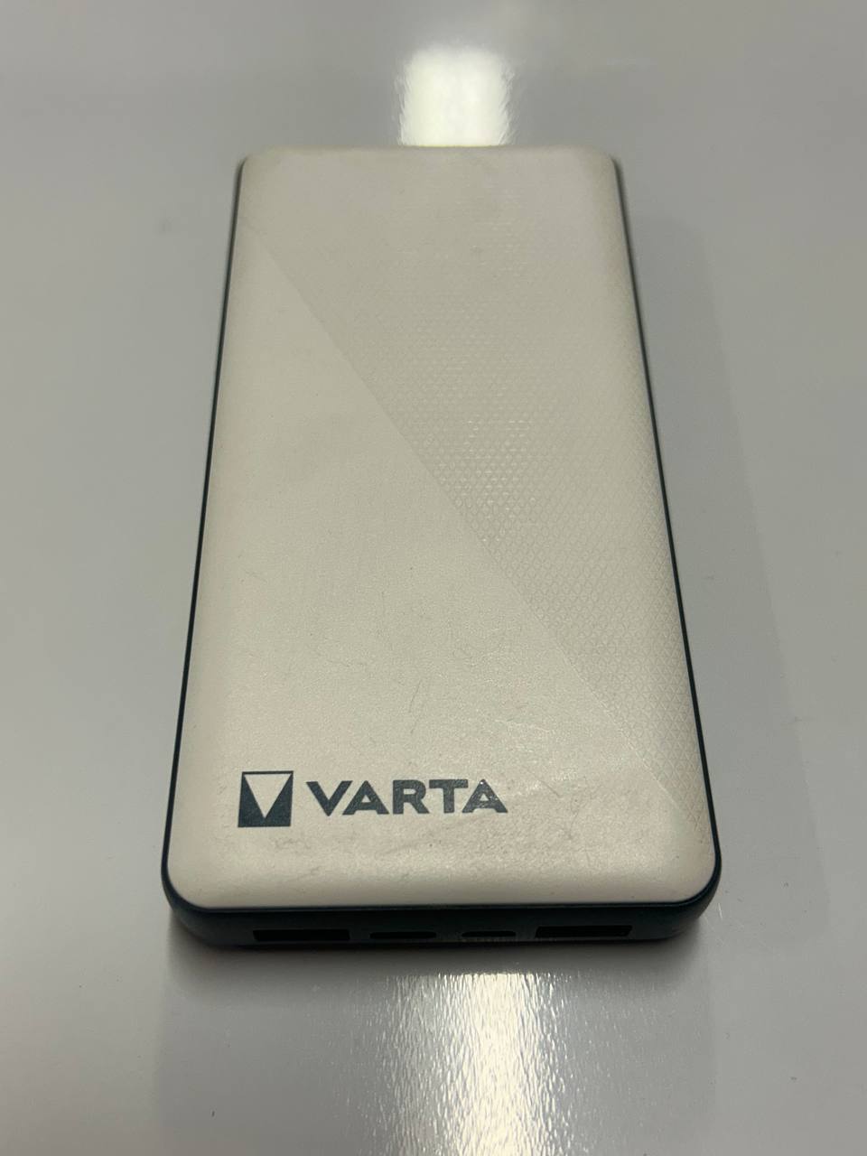 Varta Powerbank Energy 20000 mAh 15W USB - C / USB - A Powerbank - Norskombruk.no