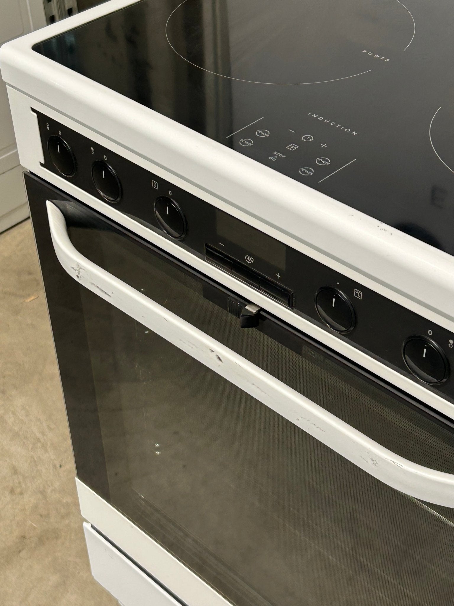 Voss - Electrolux induksjonskomfyr ELI14320HV Induksjonskomfyr - Norskombruk.no