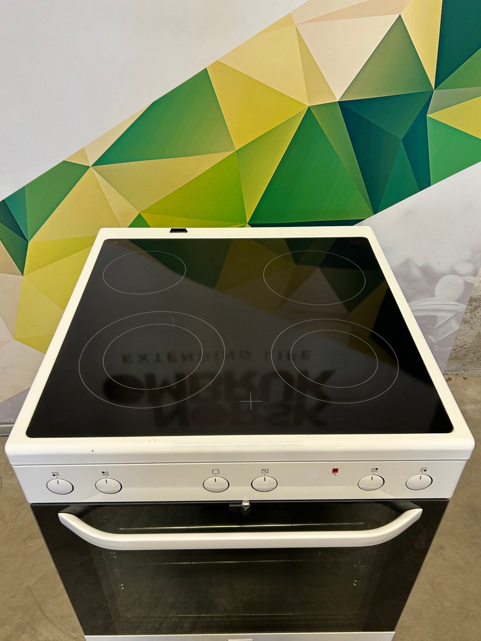 Voss - Electrolux keramisk komfyr ELK13030 - HV Keramisk Komfyr - Norskombruk.no
