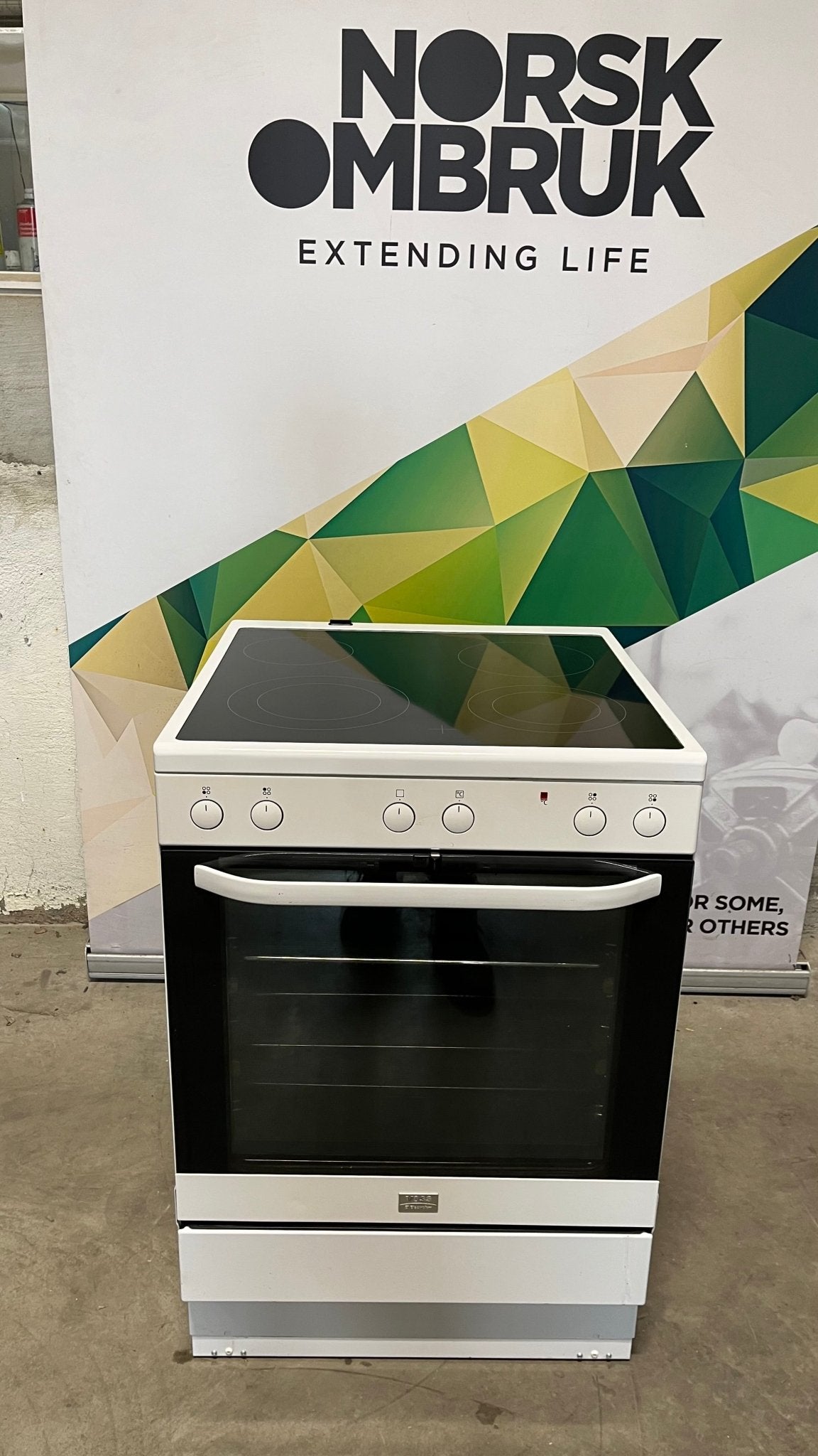 Voss - Electrolux keramisk komfyr ELK13030 - HV Keramisk Komfyr - Norskombruk.no